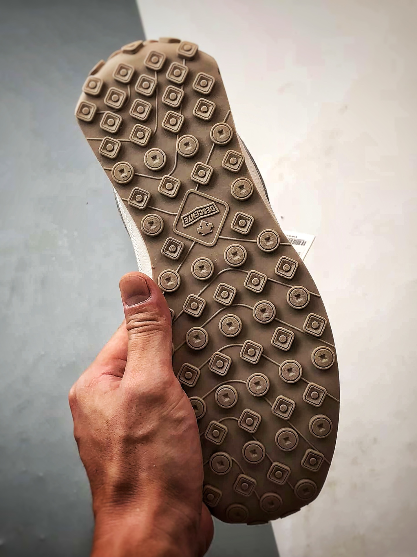 Descente CrRacer 米白粉 迪桑特舒适运动休闲板鞋
