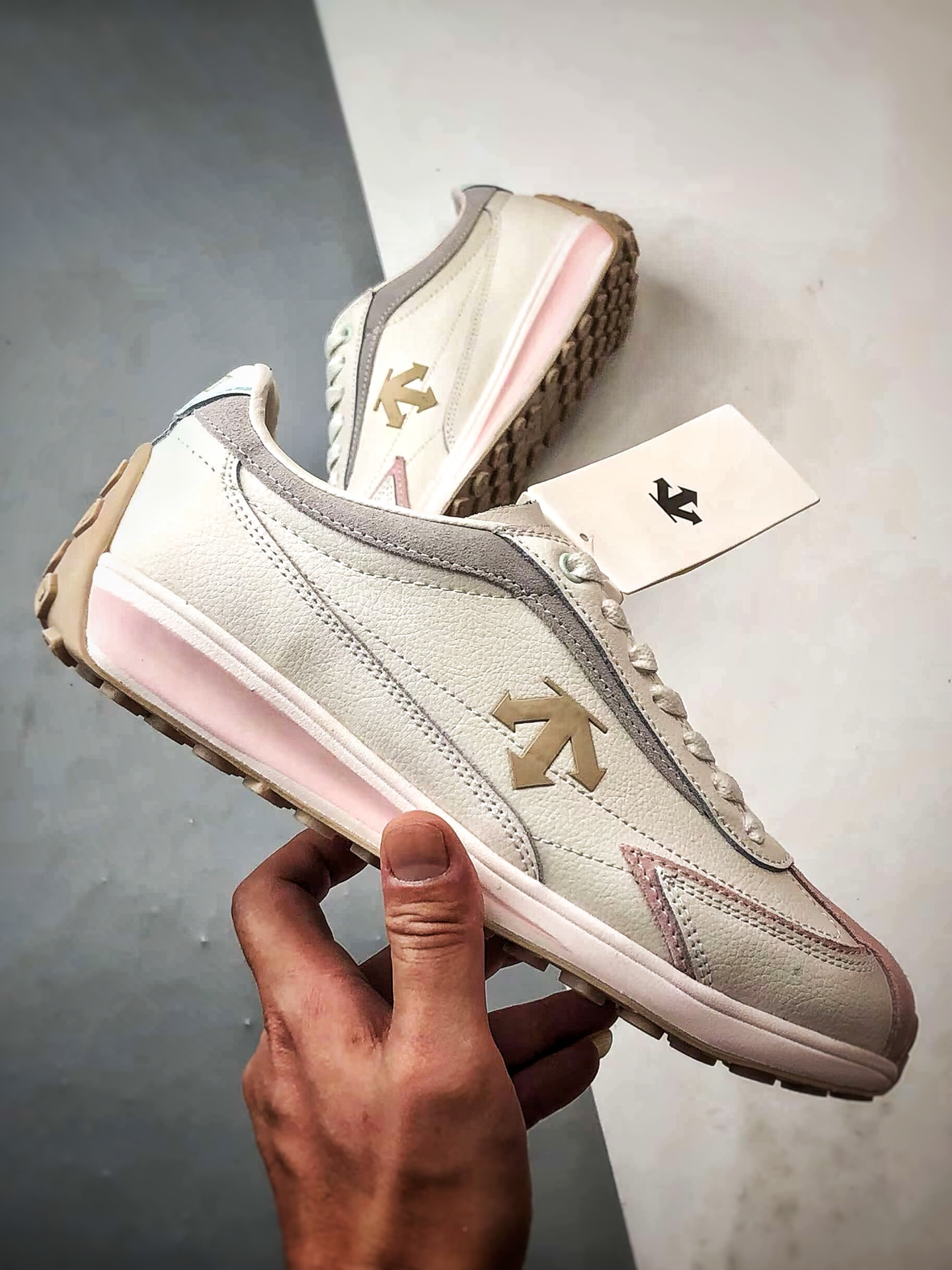 Descente CrRacer 米白粉 迪桑特舒适运动休闲板鞋