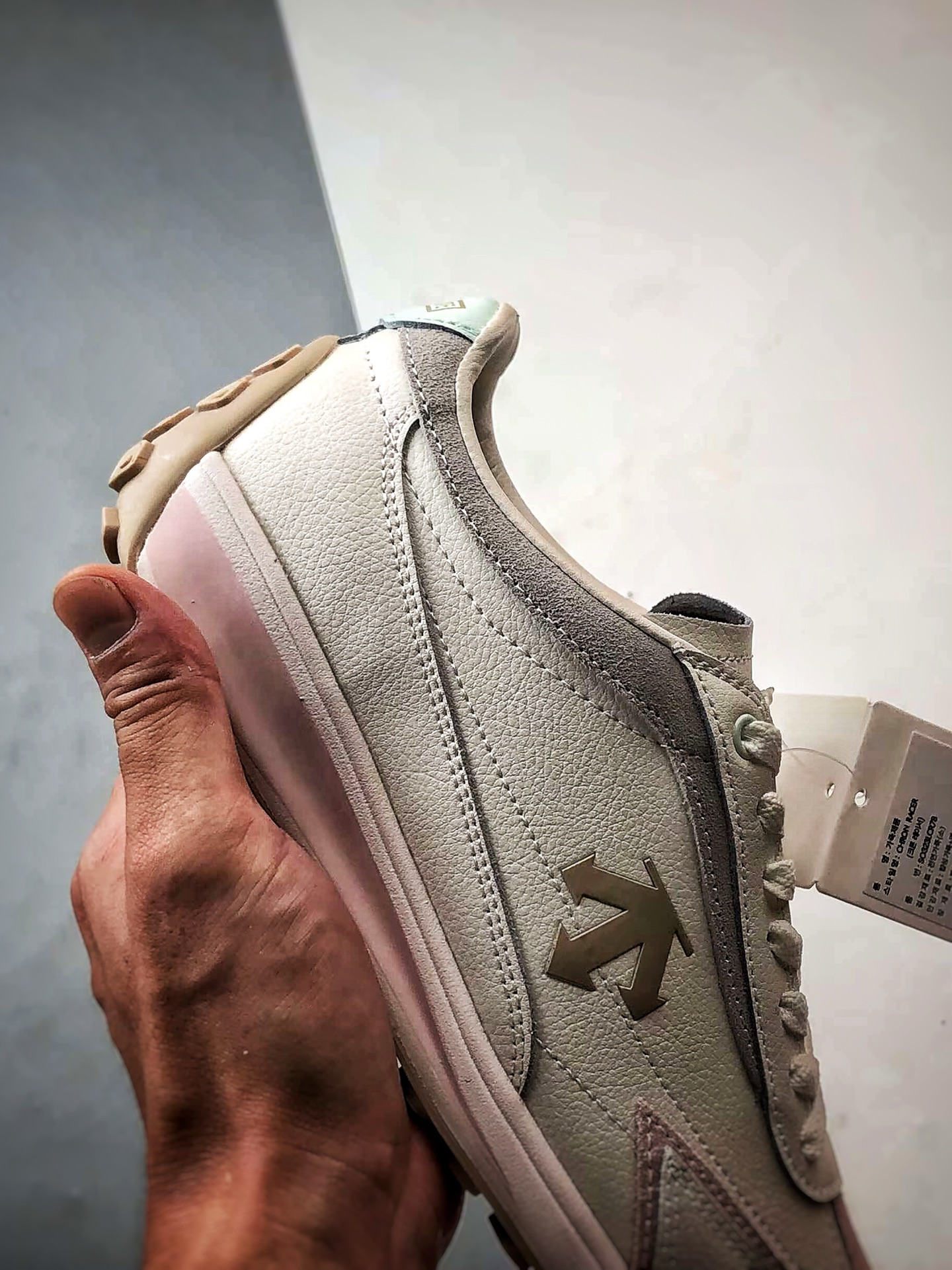 Descente CrRacer 米白粉 迪桑特舒适运动休闲板鞋