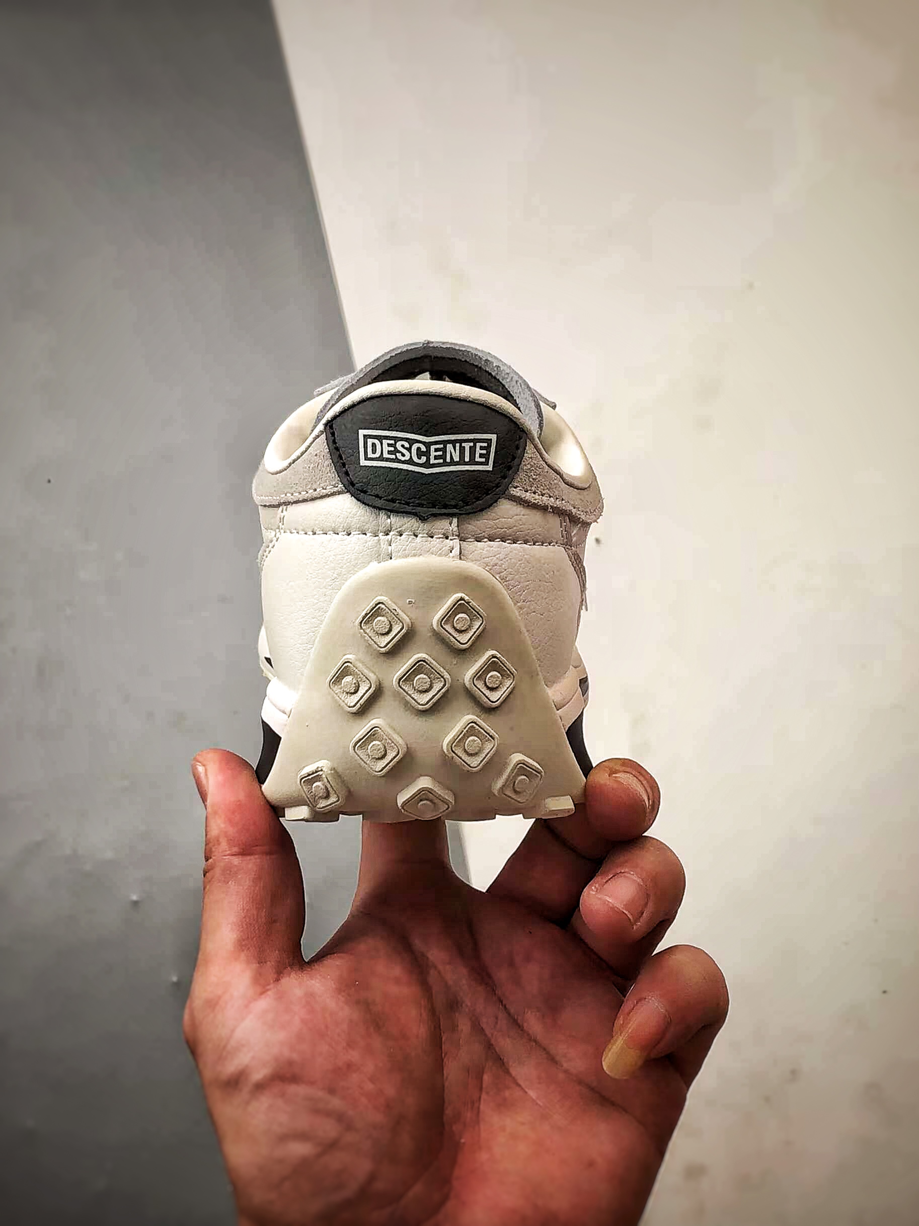 Descente CrRacer 米白黑 迪桑特舒适运动休闲板鞋