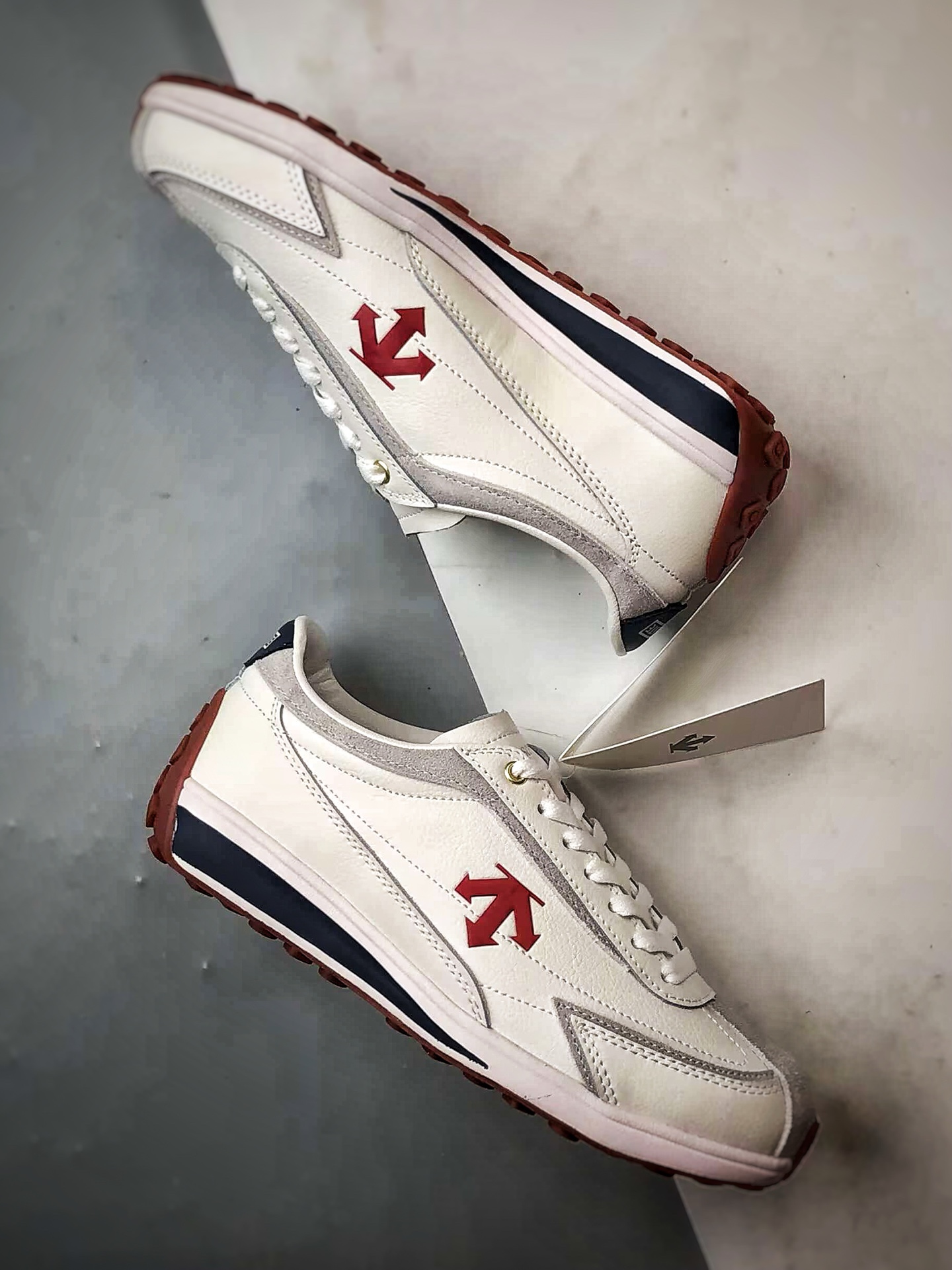 Descente CrRacer 白红蓝 迪桑特舒适运动休闲板鞋 减少磨损