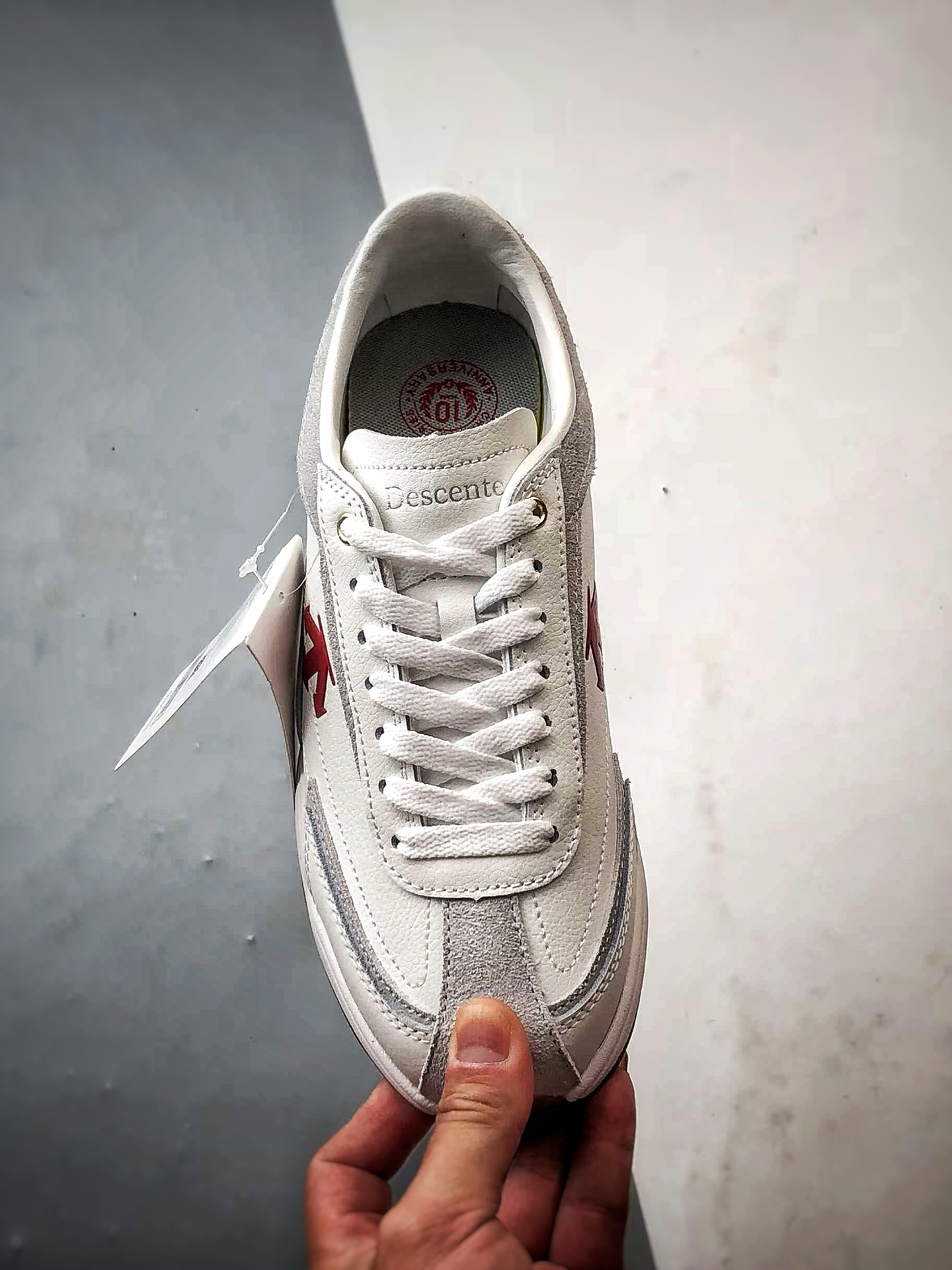 Descente CrRacer 白红蓝 迪桑特舒适运动休闲板鞋 减少磨损