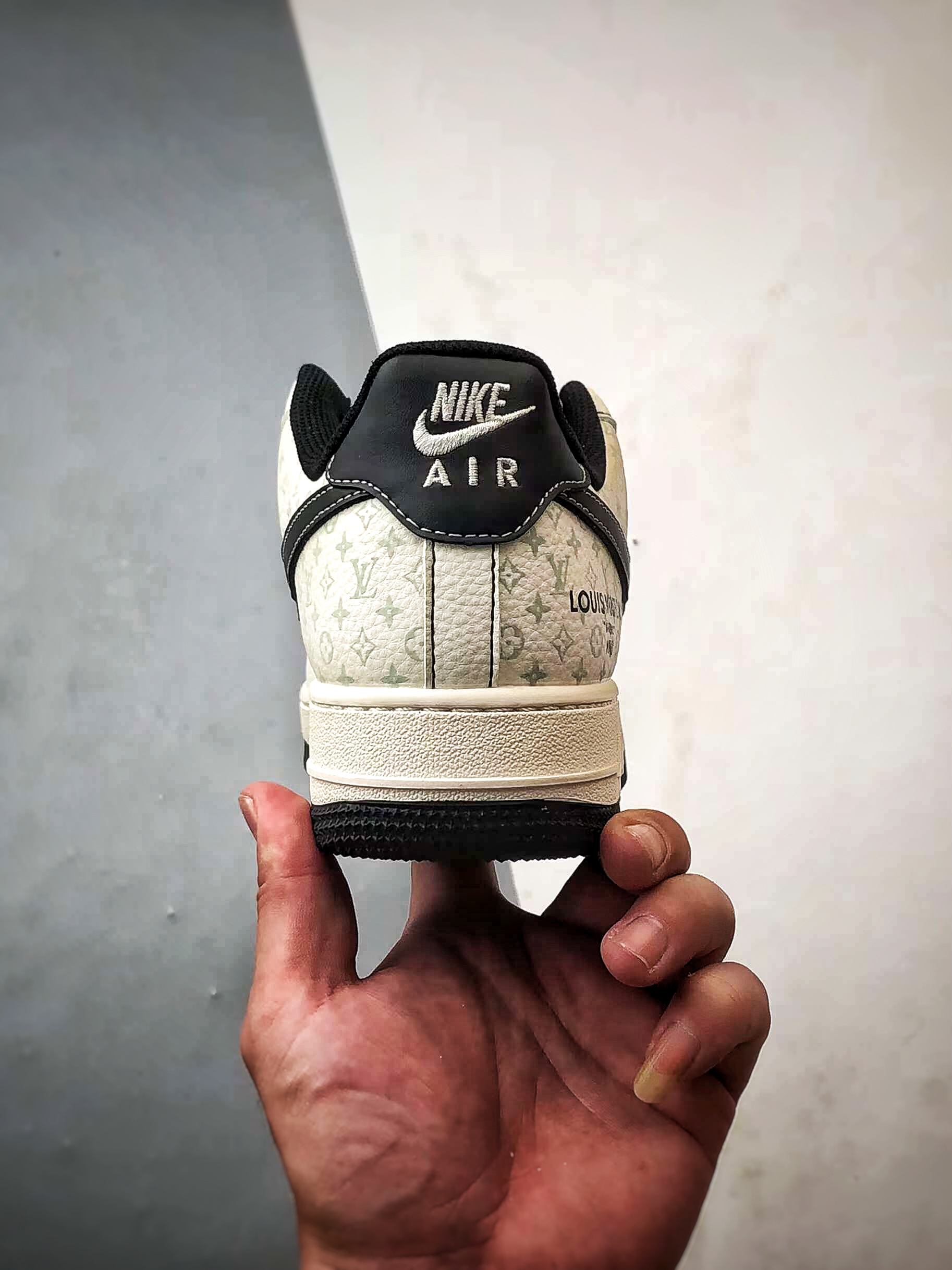 LV x Air Force 1 Low 印花米白黑 拉帮完美 CX5050-Y09