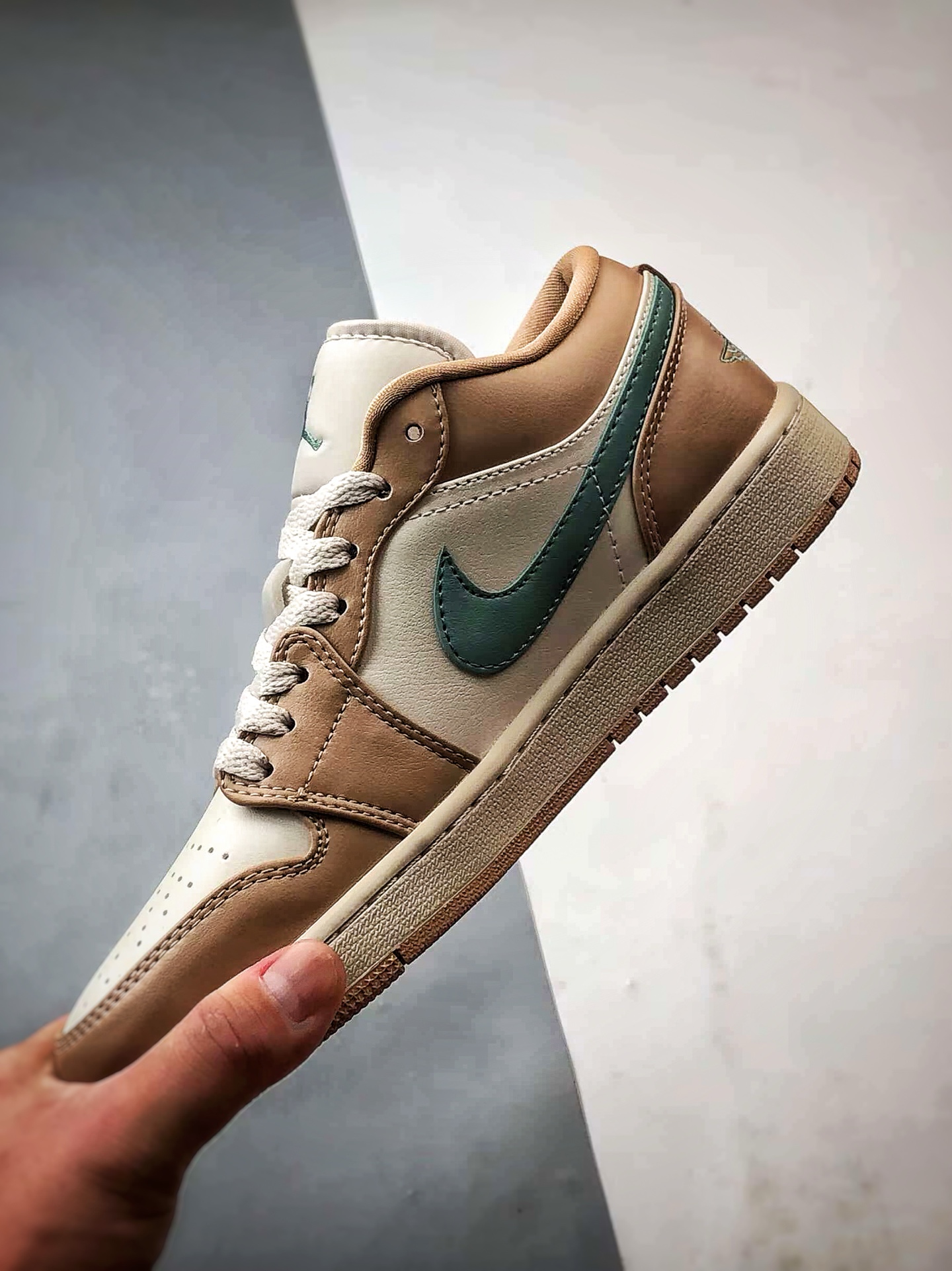 Air Jordan 1 Low 浅棕绿 DC0774-130