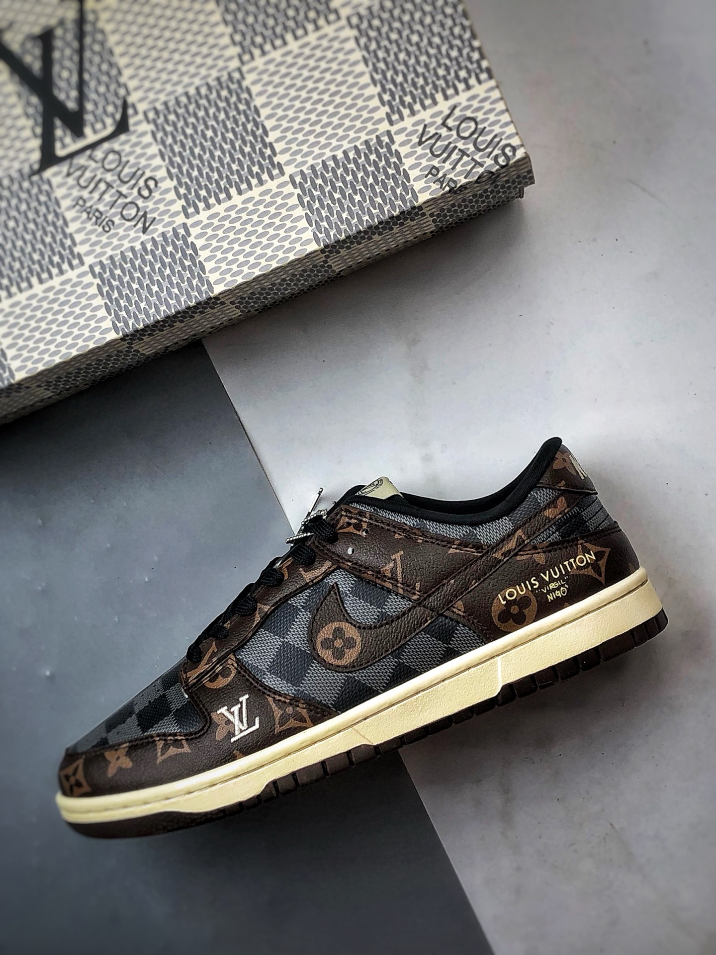 NK Dunk Low Retro ”DIY高端定制” LV老花棕黑棋盘格 低帮休闲运动板鞋 SC0601-453