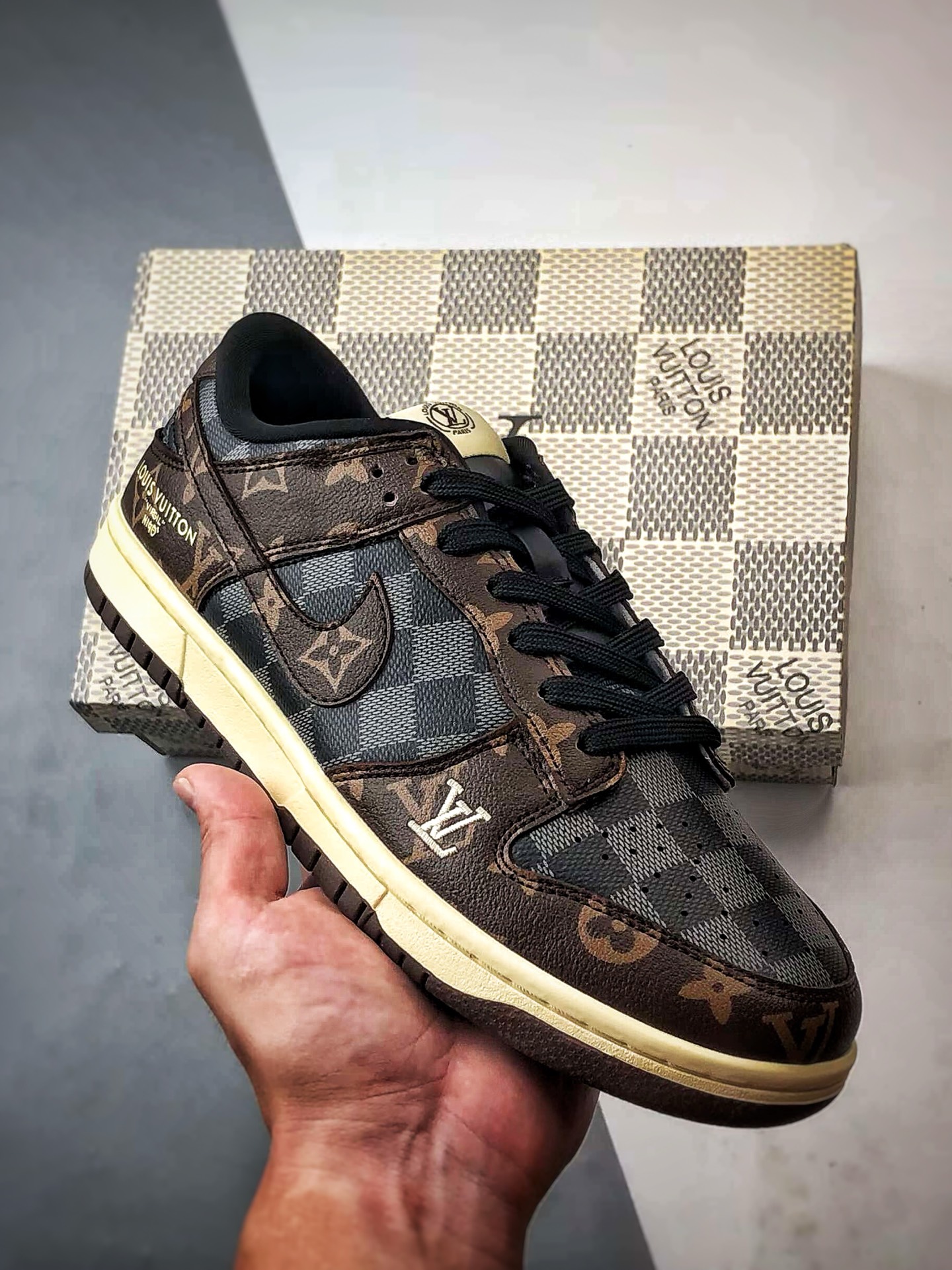 NK Dunk Low Retro ”DIY高端定制” LV老花棕黑棋盘格 低帮休闲运动板鞋 SC0601-453