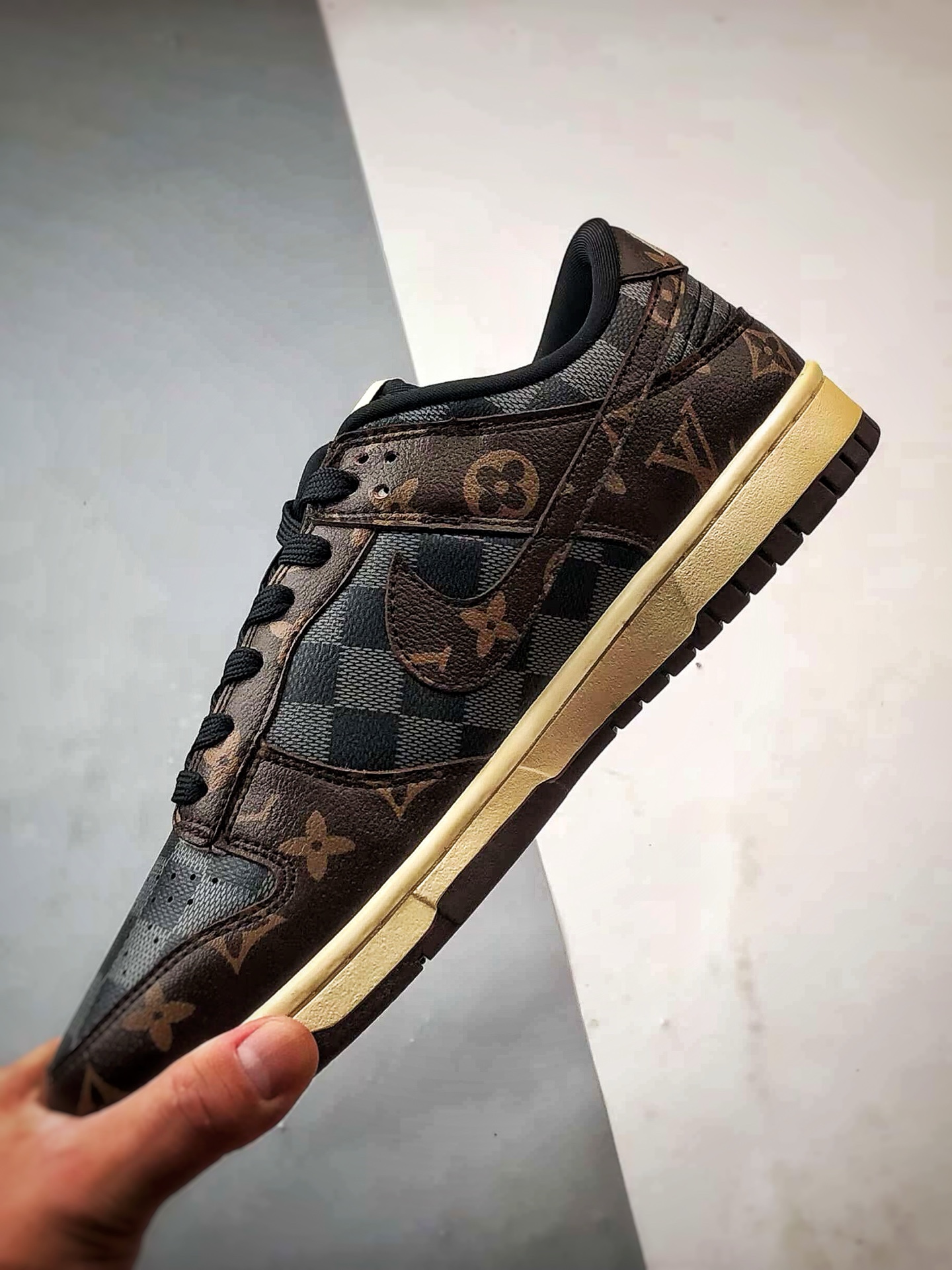 NK Dunk Low Retro ”DIY高端定制” LV老花棕黑棋盘格 低帮休闲运动板鞋 SC0601-453