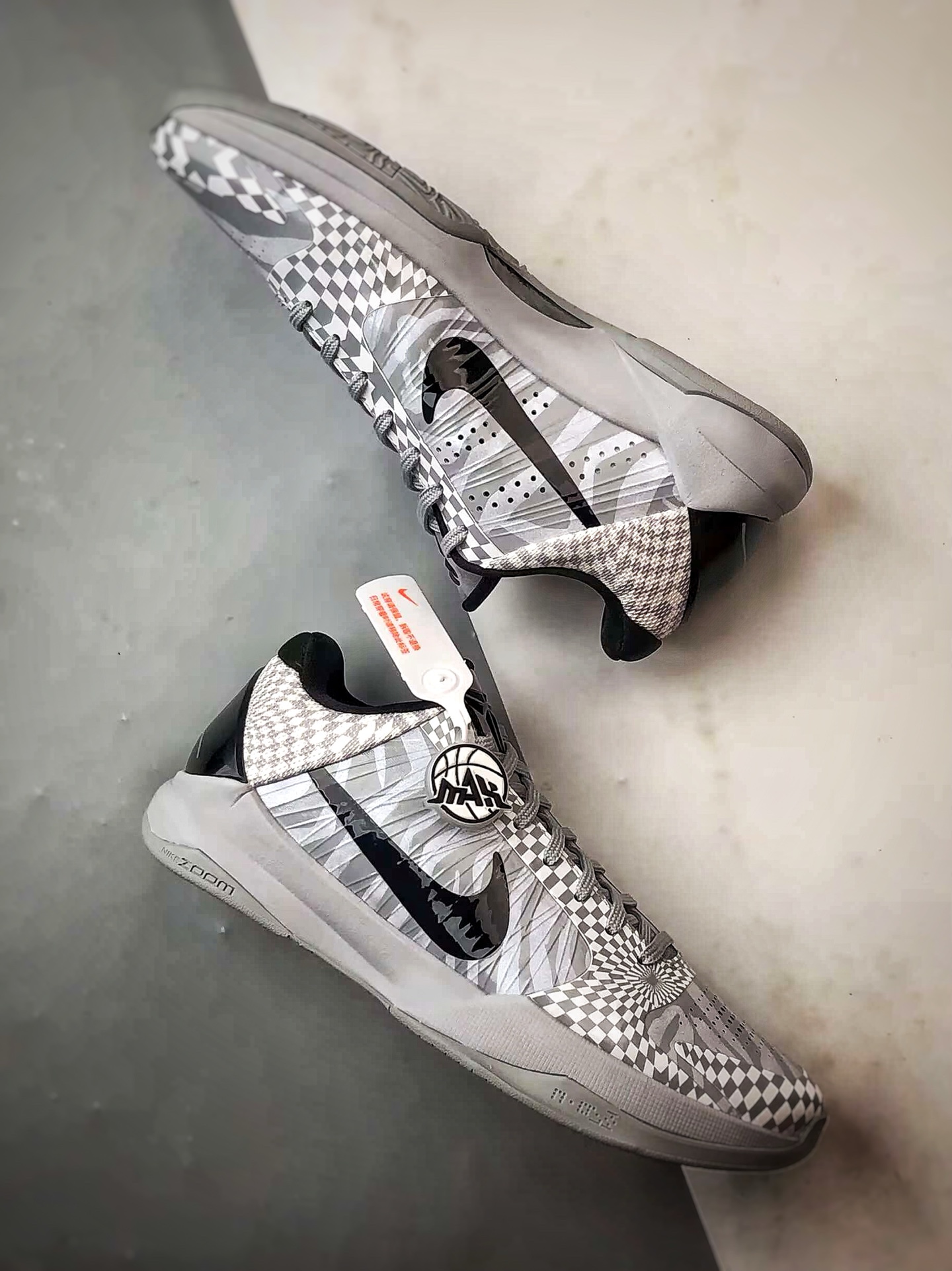 NK Kobe 5 Protro ”Zebra” 科比5代 白灰斑马 CD4991-003