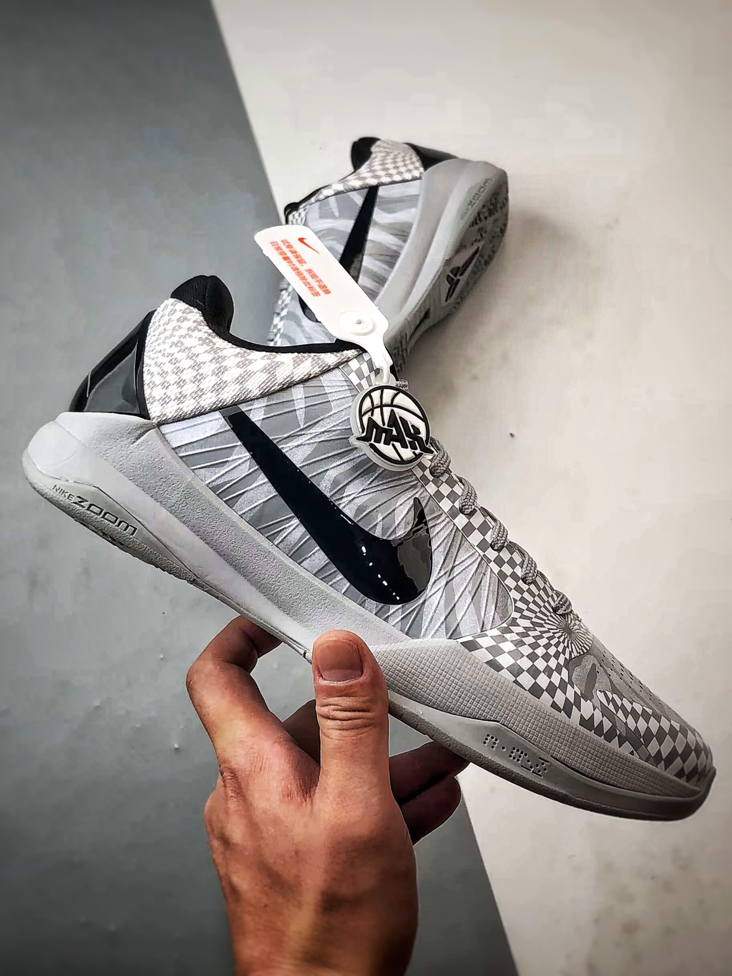 NK Kobe 5 Protro ”Zebra” 科比5代 白灰斑马 CD4991-003