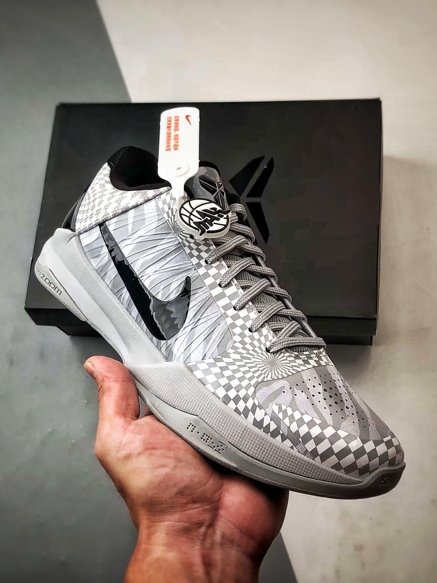 NK Kobe 5 Protro ”Zebra” 科比5代 白灰斑马 CD4991-003