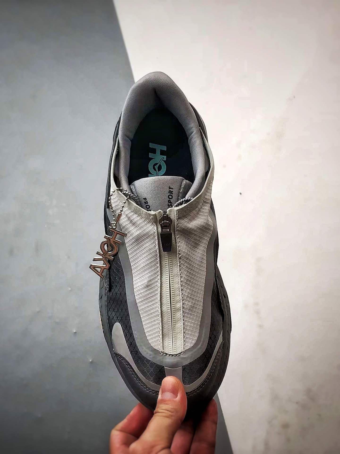 Hoka One One U Project Transport 星辰灰 机能风专业户外越野运动鞋 1162850-SST