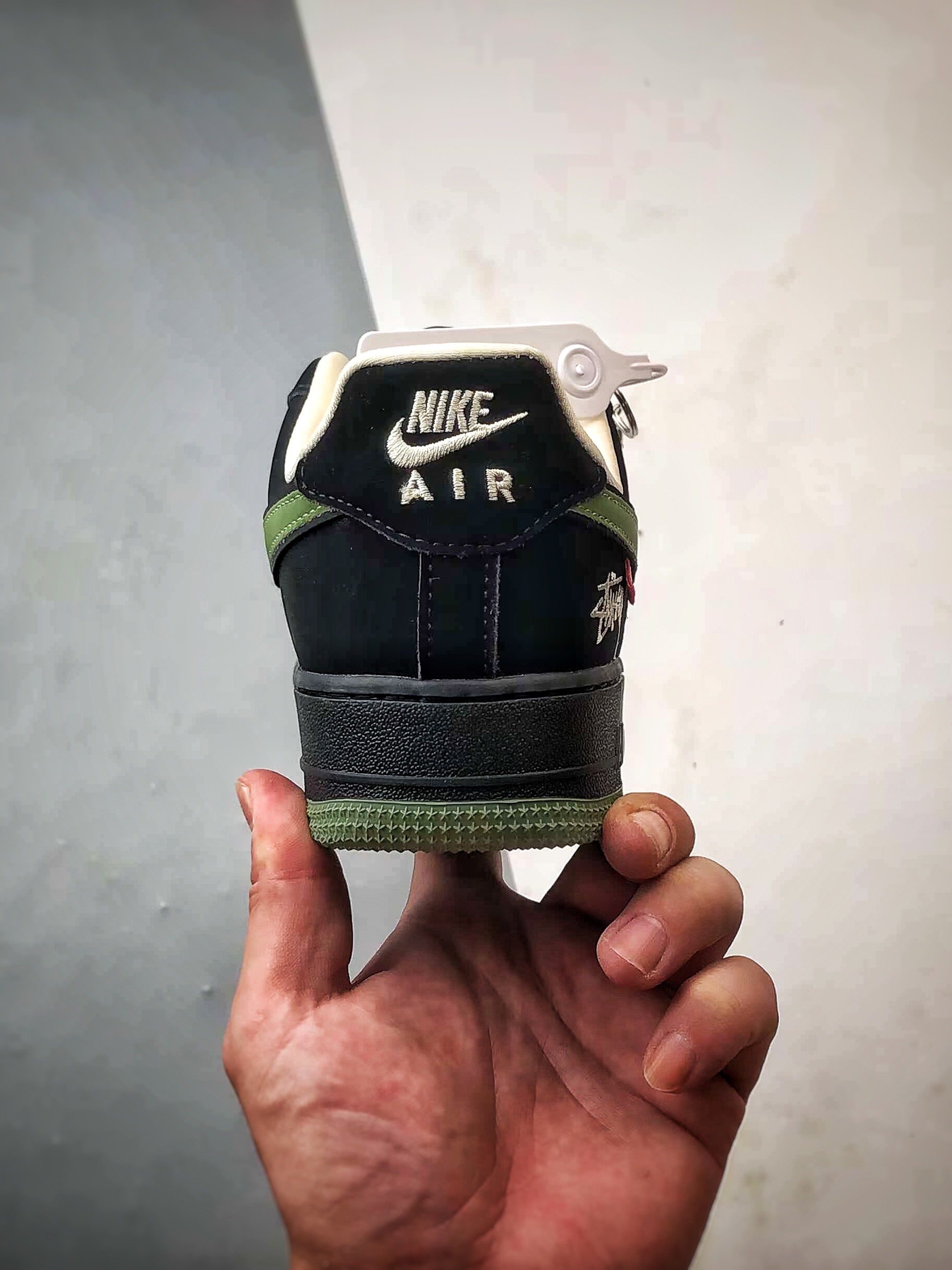 Stussy x Air Force 1 Low 黑绿反光钩 KJ1688-014