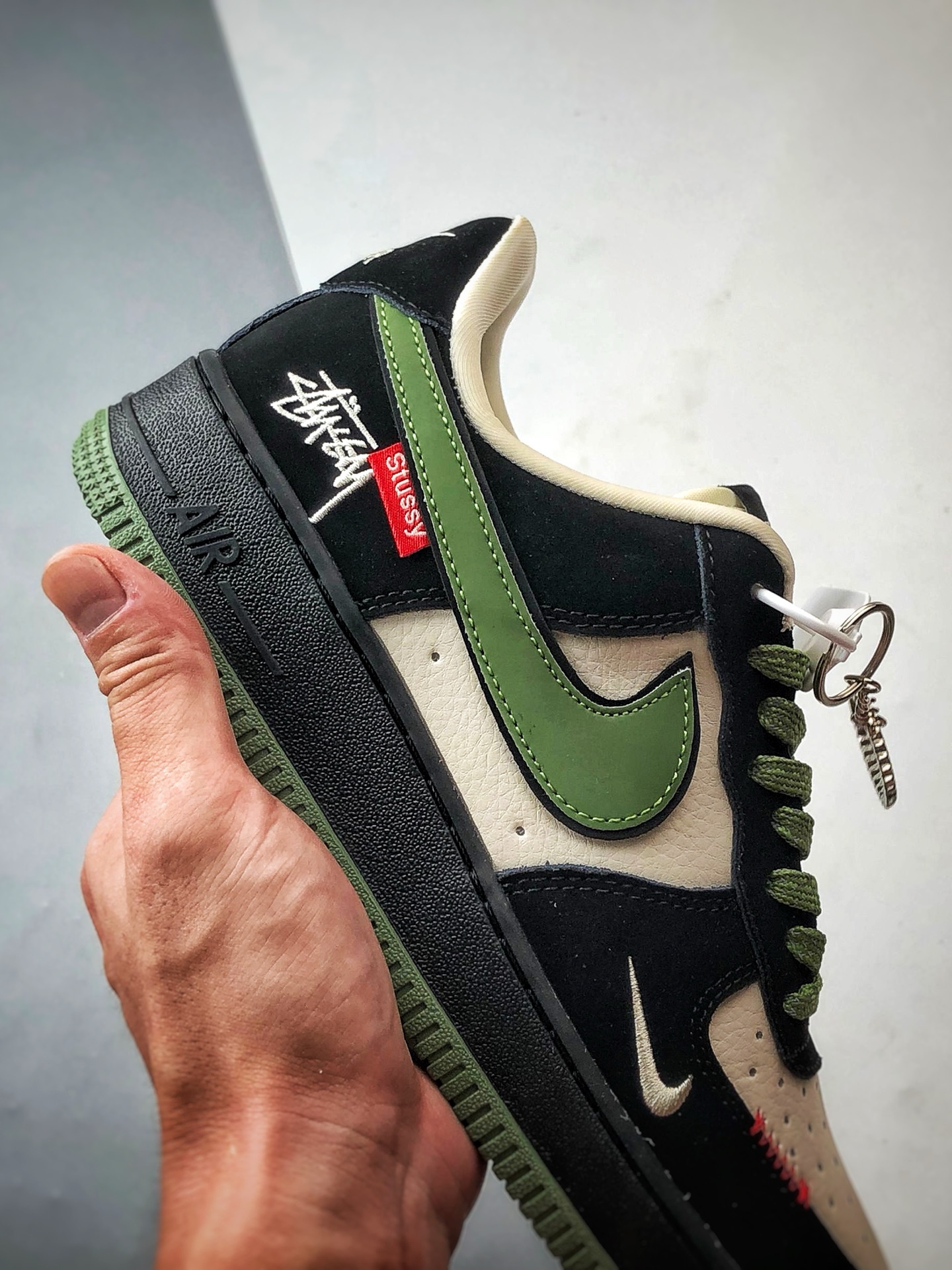 Stussy x Air Force 1 Low 黑绿反光钩 KJ1688-014