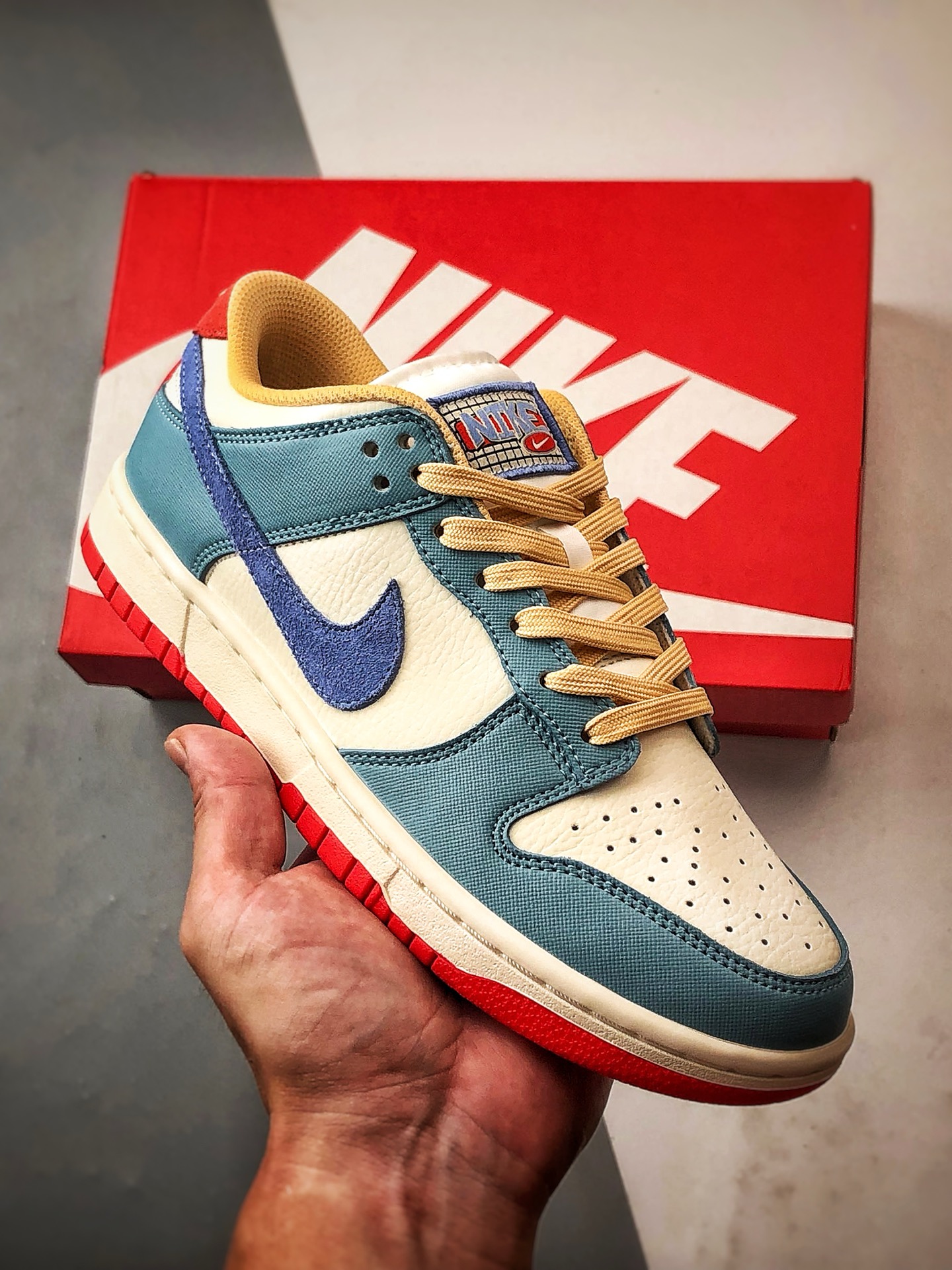 性价比触顶 同价区间无对手 NK Dunk Low PRM 米蓝红 低帮复古休闲运动滑板鞋 HJ9112-110