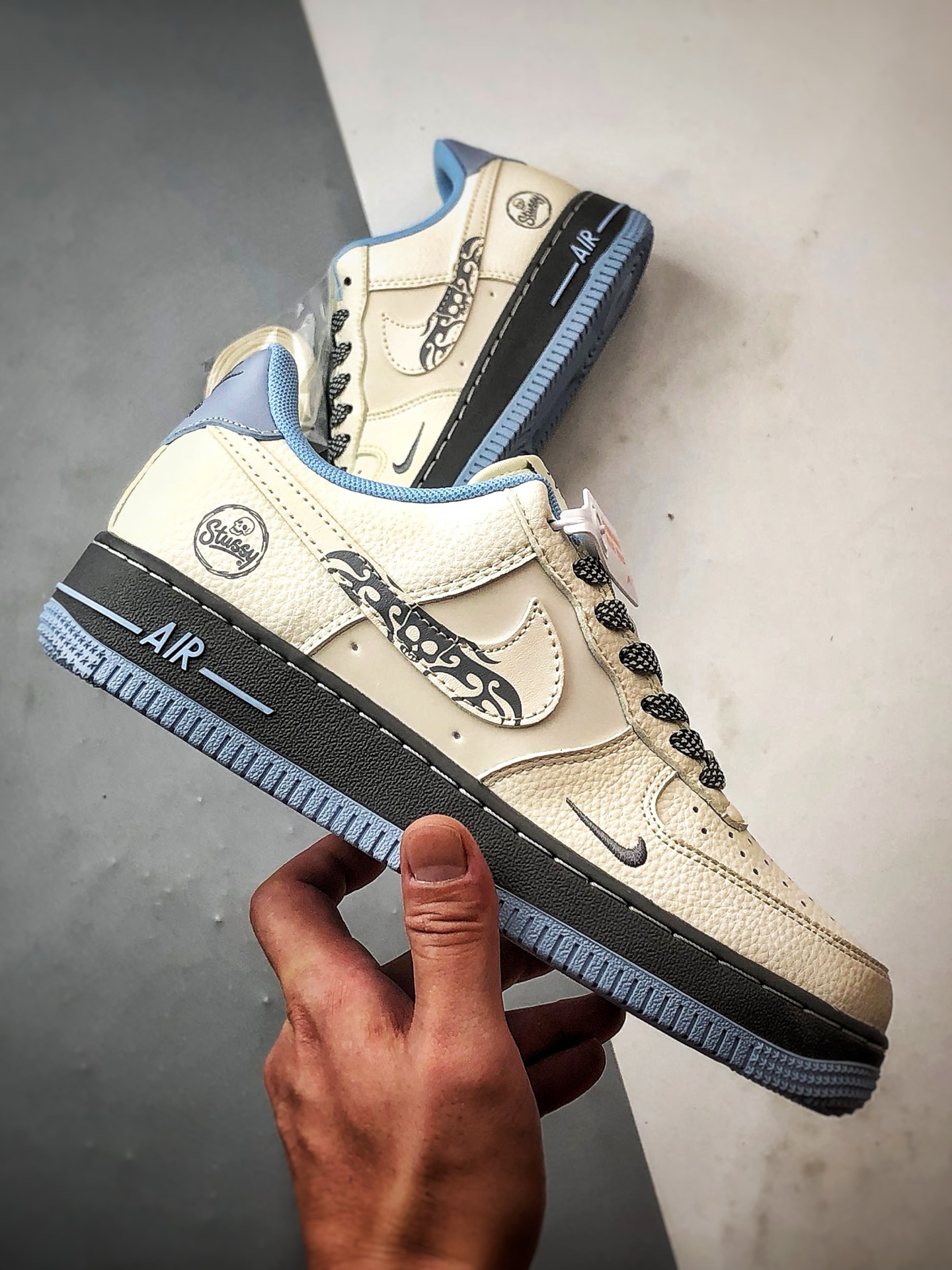 Stussy x Air Force 1 Low 白蓝灰涂鸦钩 QW5606-267