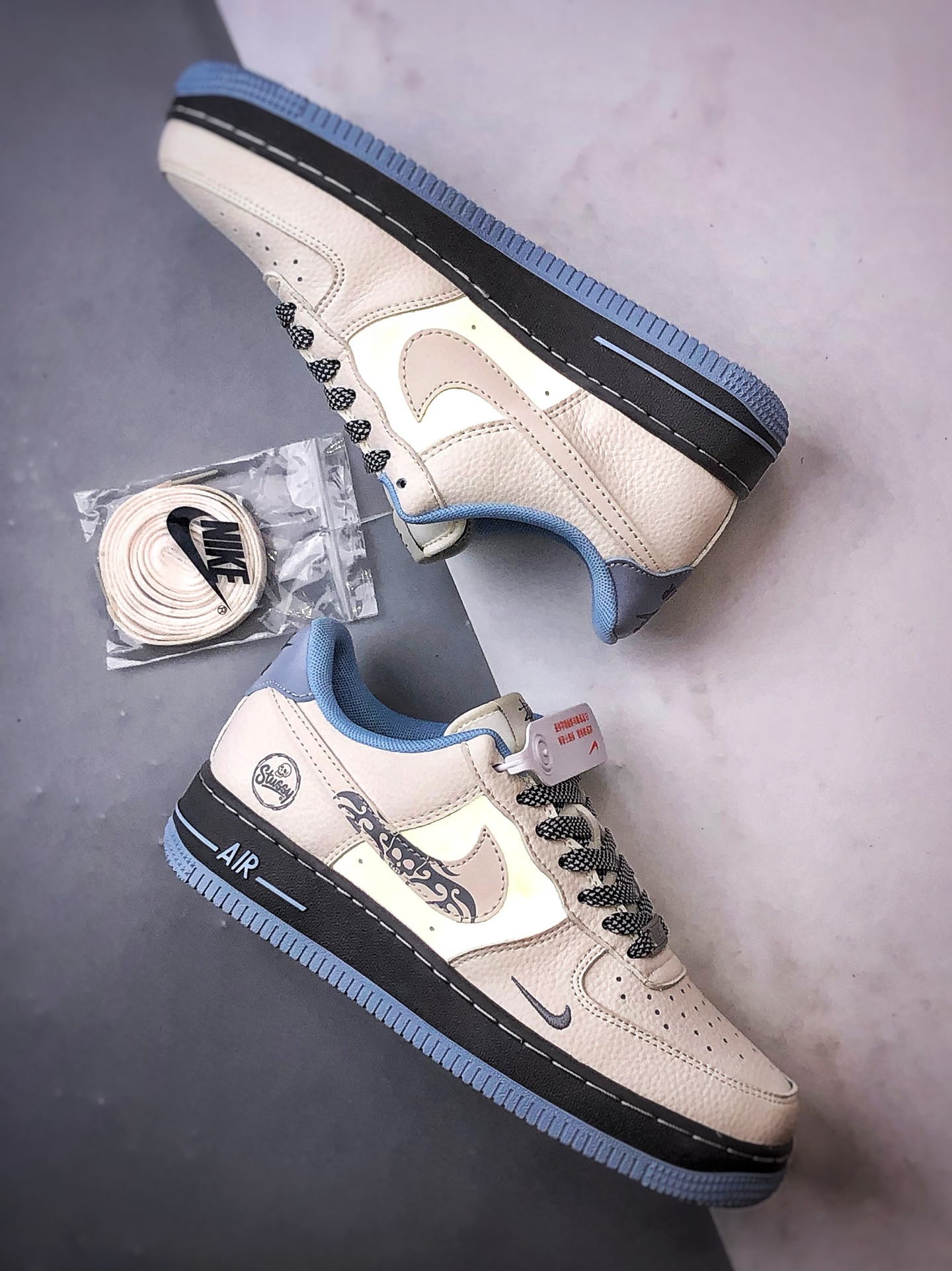 Stussy x Air Force 1 Low 白蓝灰涂鸦钩 QW5606-267