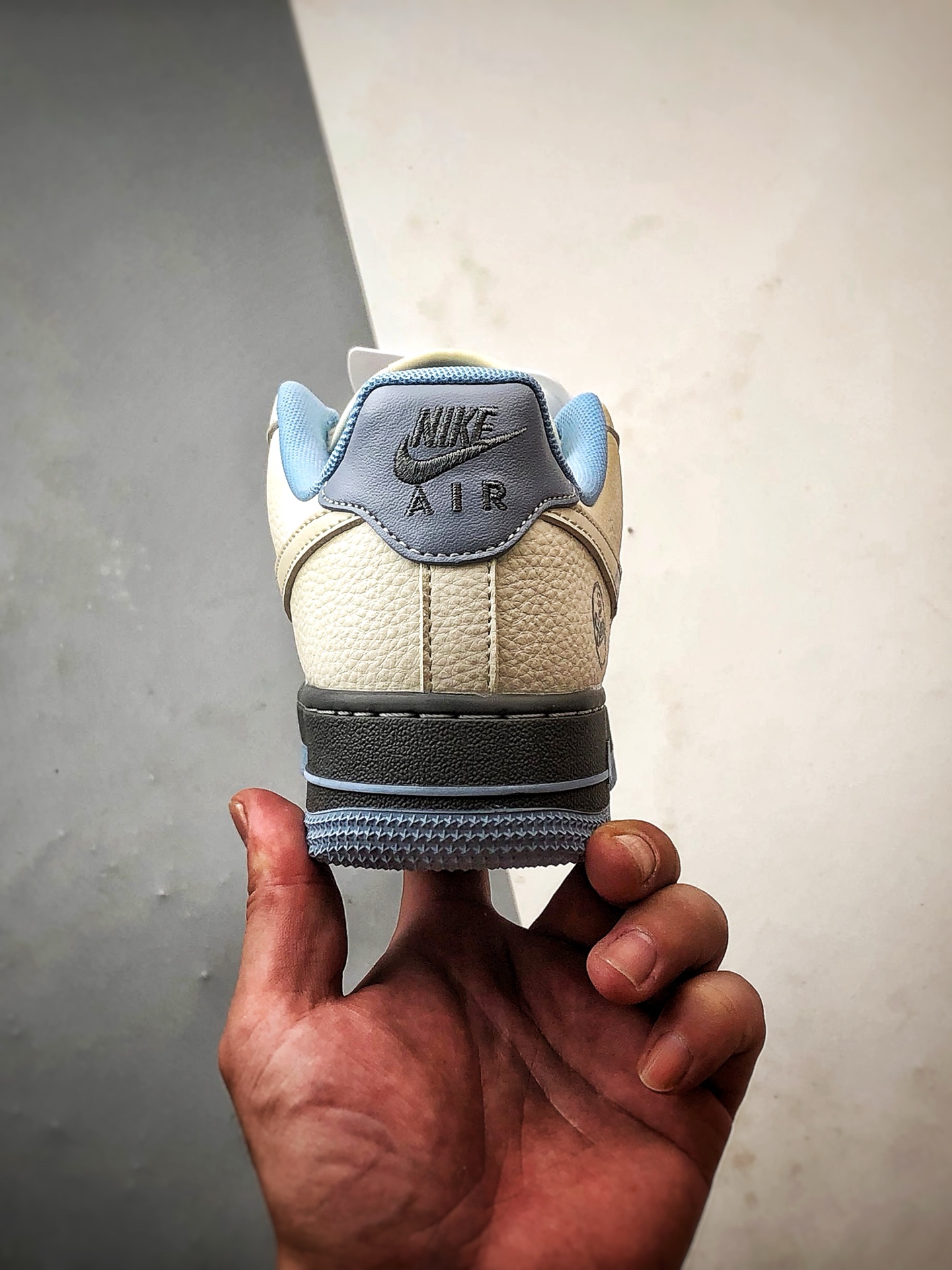 Stussy x Air Force 1 Low 白蓝灰涂鸦钩 QW5606-267