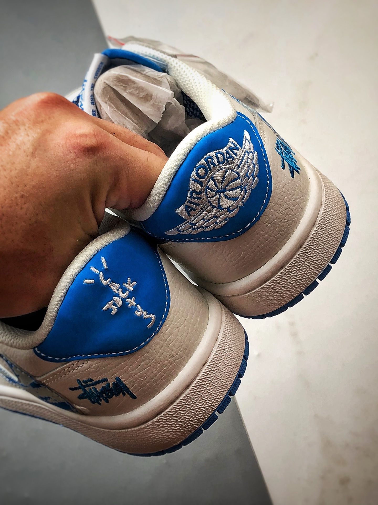 Air Jordan 1 Low ”高端定制” 斯图西白蓝渲染倒钩 DZ5899-007