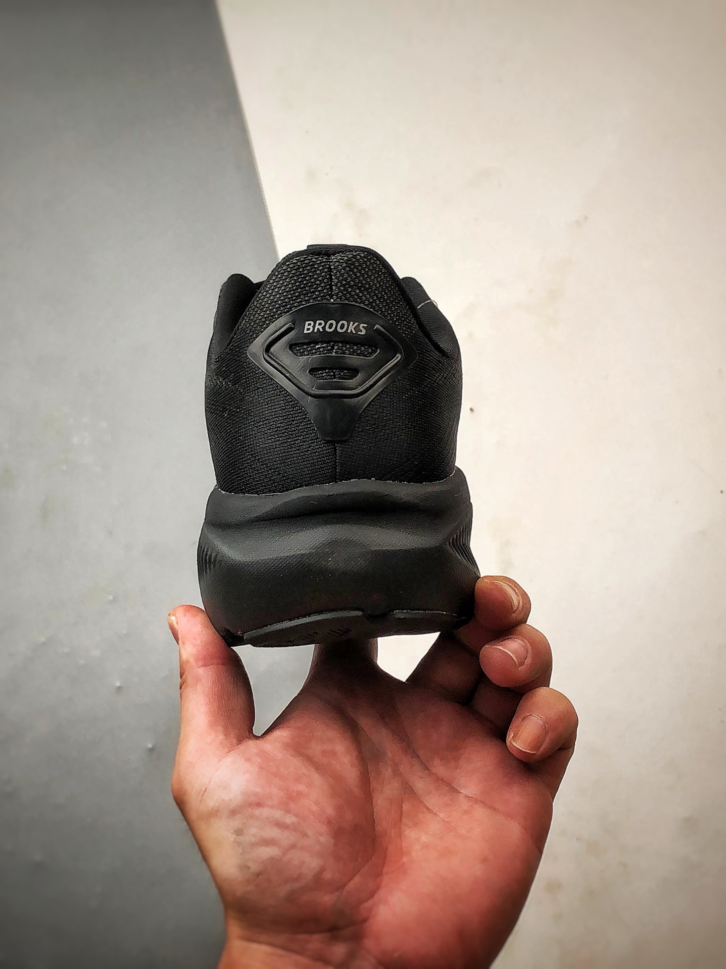 Brooks/布鲁克斯 Ghost17 黑色 幽灵17时尚舒适休闲跑步鞋