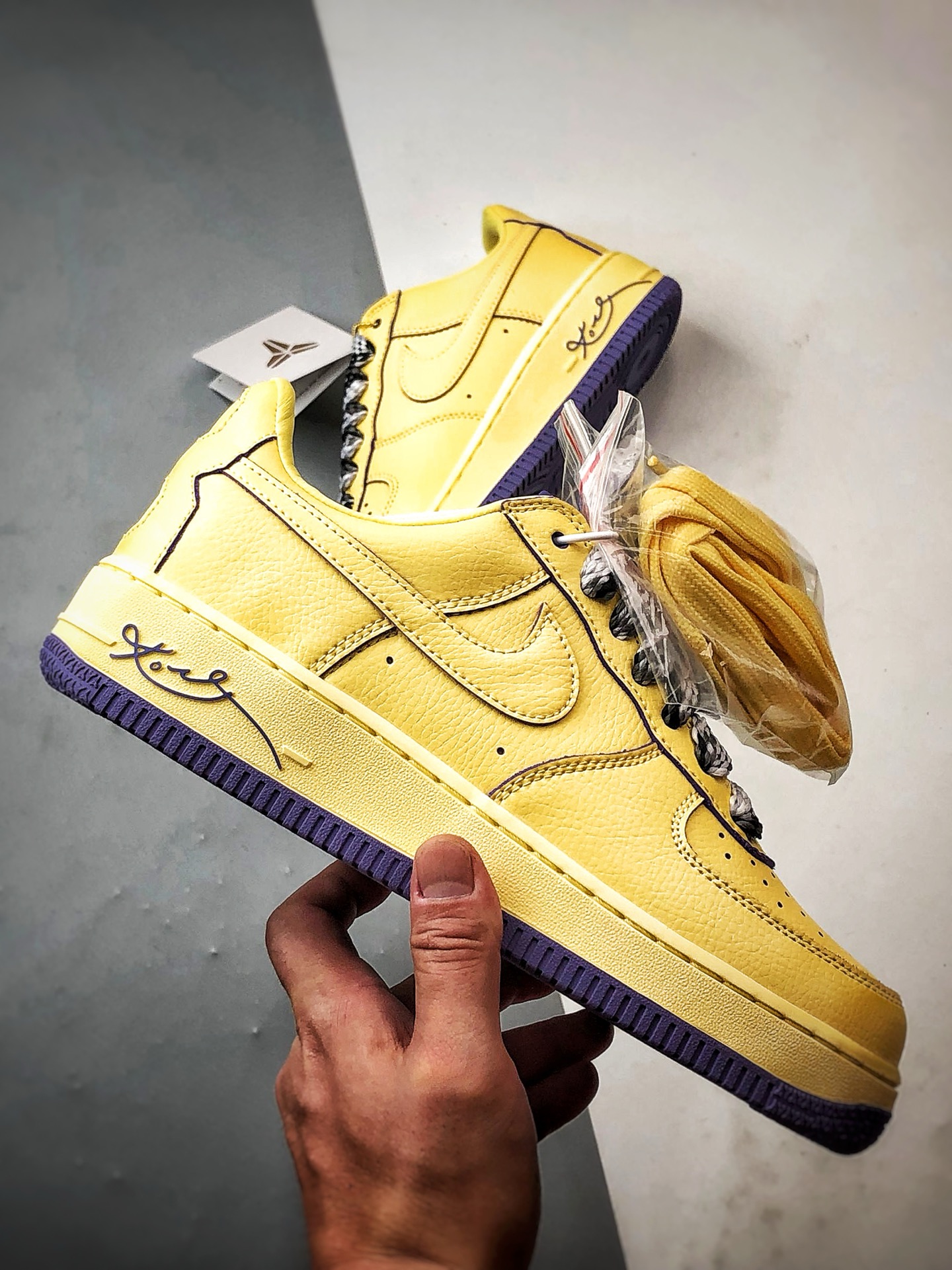 Air Force 1 Low Kobe Bryant 黄色 HV9408-700