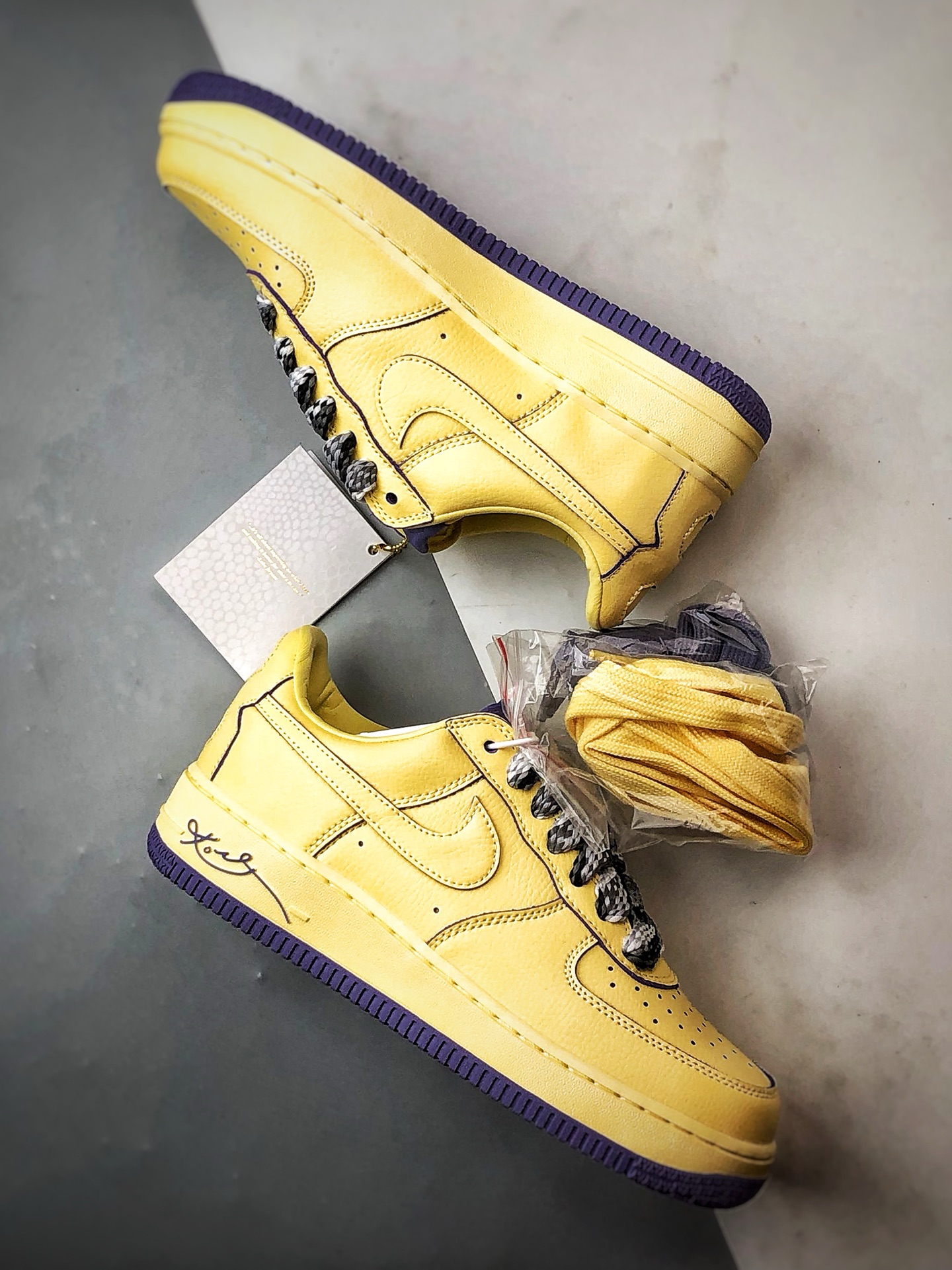 Air Force 1 Low Kobe Bryant 黄色 HV9408-700
