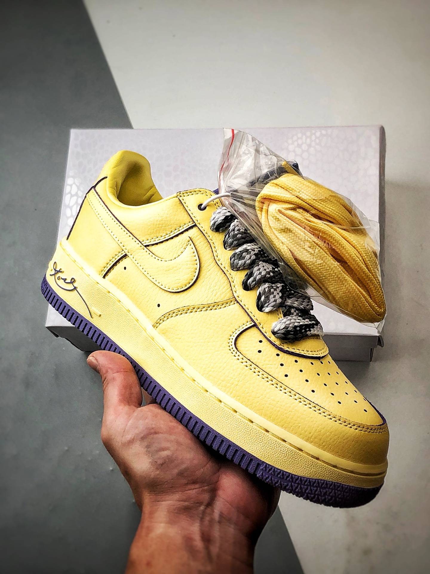 Air Force 1 Low Kobe Bryant 黄色 HV9408-700