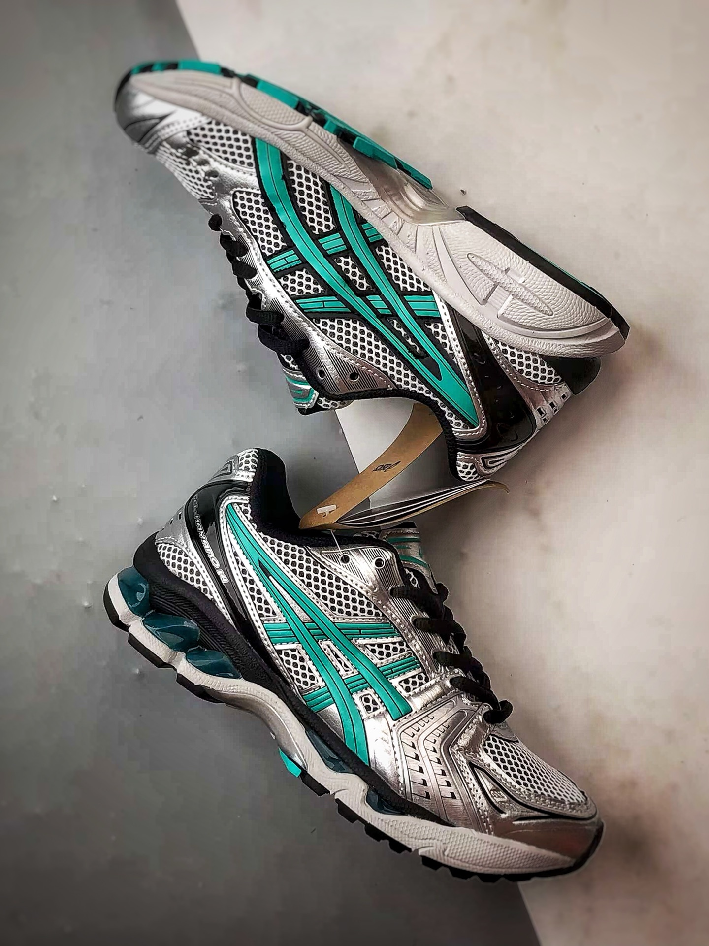 200 Asics Gel-Kayano 14 银绿色 亚瑟士14代 纳米纤维气垫百搭休闲运动慢跑鞋 1203A740-100-Chinese UA Cheap High Quatity Brand Clothes Bags handbags Sneakers wholesale wholesaler seller from China Factory suppliers Fashion Clothing Shoes best Quality Beautiful Price 200 Asics Gel-Kayano 14 银绿色 亚瑟士14代 纳米纤维气垫百搭休闲运动慢跑鞋 1203A740-100