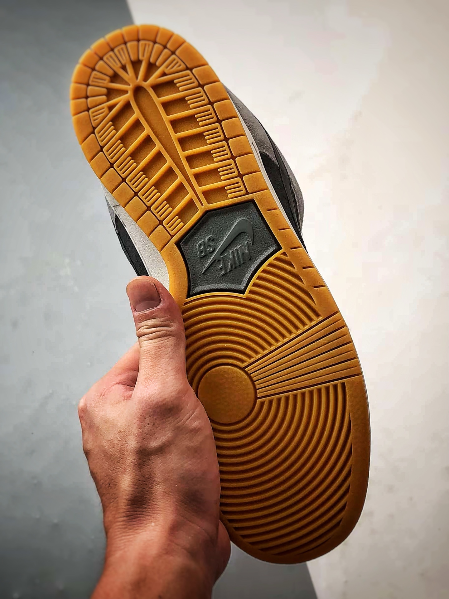 230 性价比触顶 同价区间无对手 NK Dunk SB Low ”Dark Smoke Grey” 黑灰色 低帮复古休闲运动滑板鞋 IHF3063-001