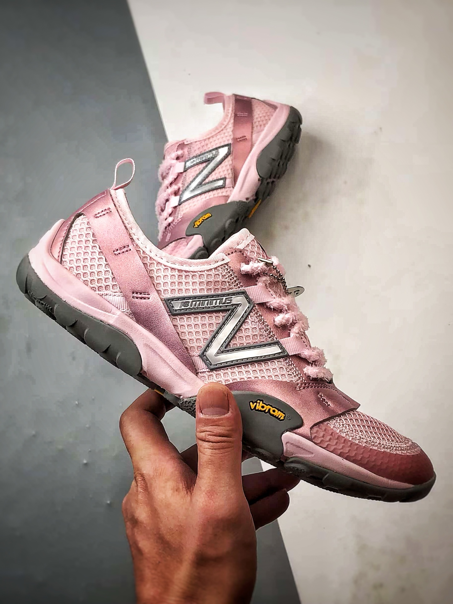 200 New Balance MT10 粉色 薄底赤足极简越野运动跑步鞋 MT10OMA-Chinese UA Cheap High Quatity Brand Clothes Bags handbags Sneakers wholesale wholesaler seller from China Factory suppliers Fashion Clothing Shoes best Quality Beautiful Price 200 New Balance MT10 粉色 薄底赤足极简越野运动跑步鞋 MT10OMA