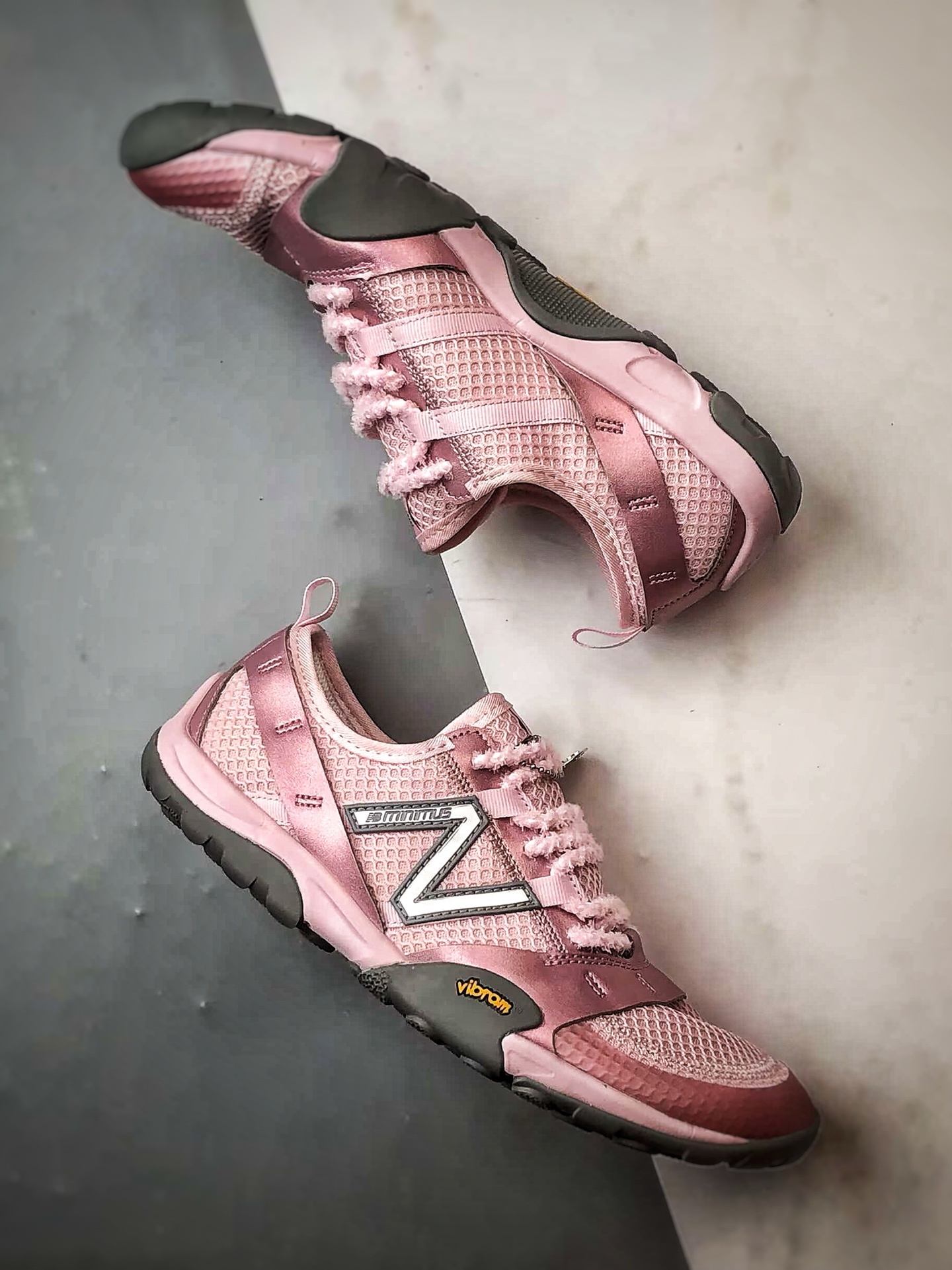 200 New Balance MT10 粉色 薄底赤足极简越野运动跑步鞋 MT10OMA-Chinese UA Cheap High Quatity Brand Clothes Bags handbags Sneakers wholesale wholesaler seller from China Factory suppliers Fashion Clothing Shoes best Quality Beautiful Price 200 New Balance MT10 粉色 薄底赤足极简越野运动跑步鞋 MT10OMA