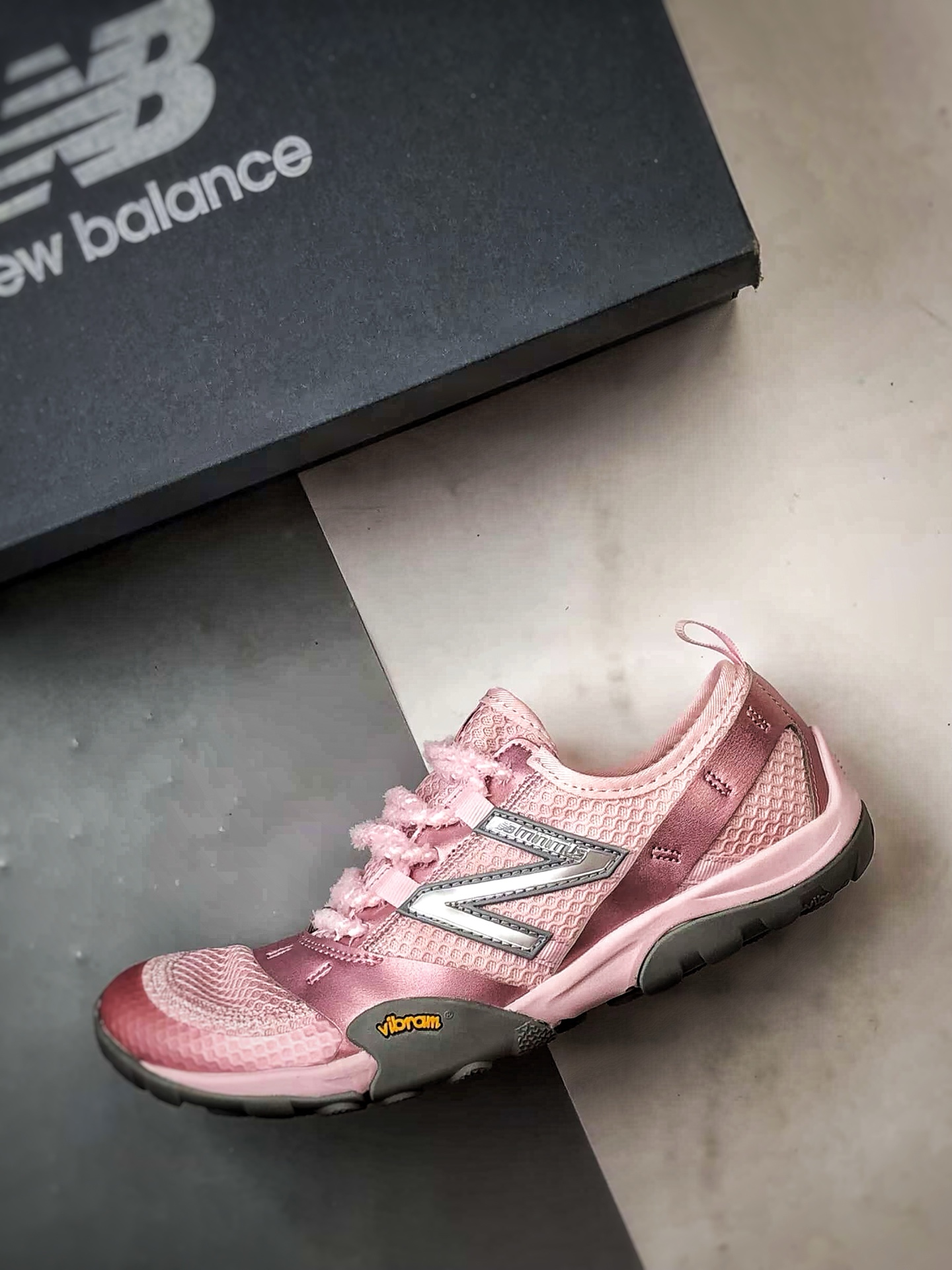 200 New Balance MT10 粉色 薄底赤足极简越野运动跑步鞋 MT10OMA-Chinese UA Cheap High Quatity Brand Clothes Bags handbags Sneakers wholesale wholesaler seller from China Factory suppliers Fashion Clothing Shoes best Quality Beautiful Price 200 New Balance MT10 粉色 薄底赤足极简越野运动跑步鞋 MT10OMA