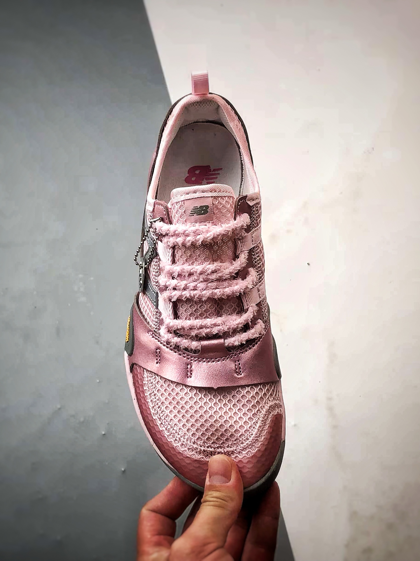 200 New Balance MT10 粉色 薄底赤足极简越野运动跑步鞋 MT10OMA-Chinese UA Cheap High Quatity Brand Clothes Bags handbags Sneakers wholesale wholesaler seller from China Factory suppliers Fashion Clothing Shoes best Quality Beautiful Price 200 New Balance MT10 粉色 薄底赤足极简越野运动跑步鞋 MT10OMA