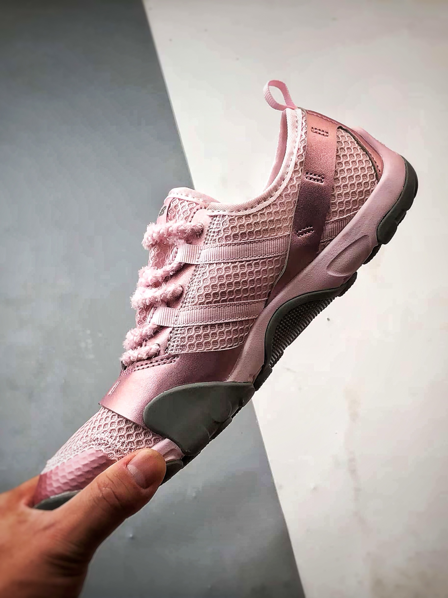 200 New Balance MT10 粉色 薄底赤足极简越野运动跑步鞋 MT10OMA-Chinese UA Cheap High Quatity Brand Clothes Bags handbags Sneakers wholesale wholesaler seller from China Factory suppliers Fashion Clothing Shoes best Quality Beautiful Price 200 New Balance MT10 粉色 薄底赤足极简越野运动跑步鞋 MT10OMA