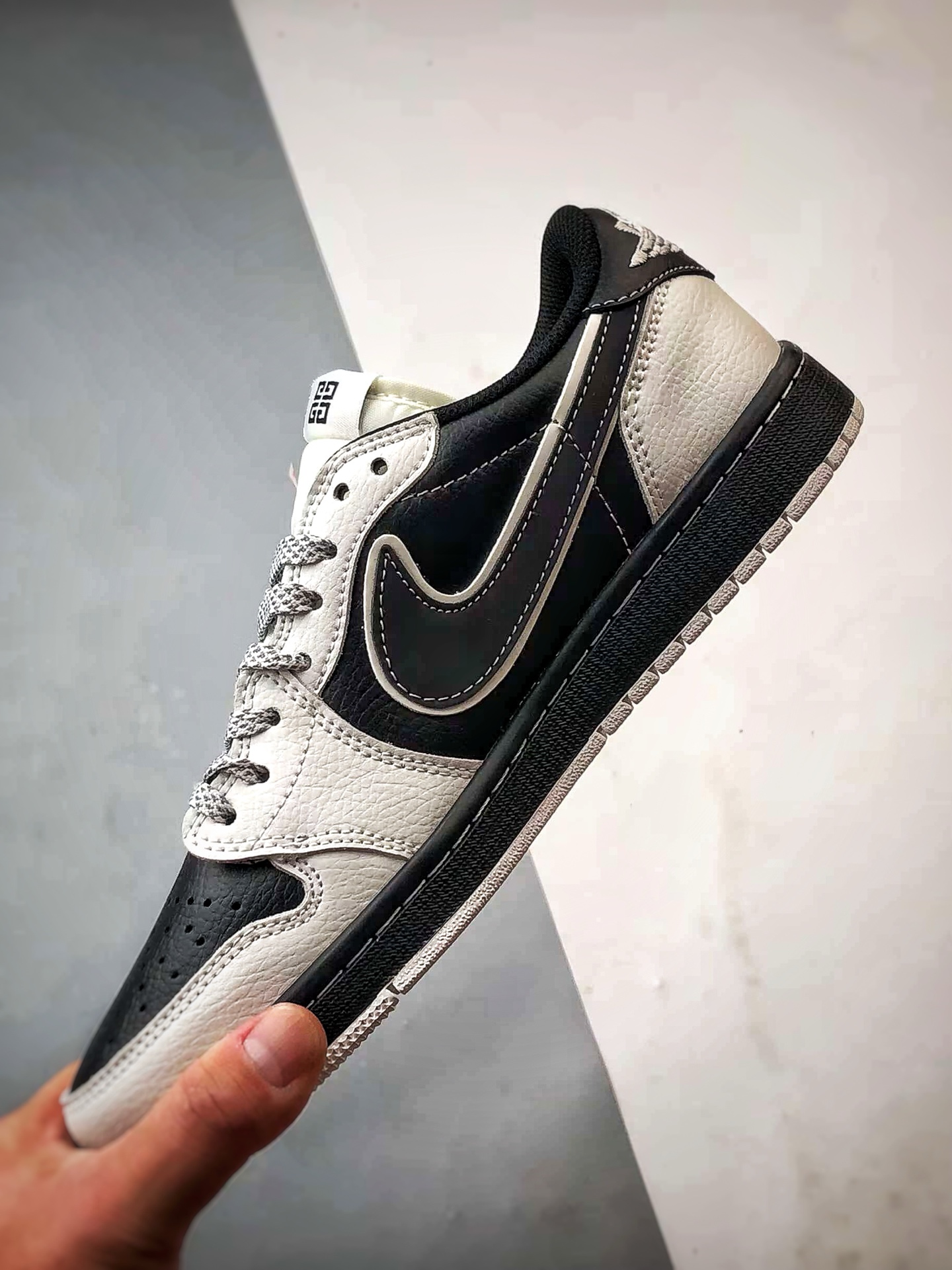 290 Air Jordan 1 Low ”高端定制” 纪梵希白黑反光倒钩 DZ5899-005-Chinese UA Cheap High Quatity Brand Clothes Bags handbags Sneakers wholesale wholesaler seller from China Factory suppliers Fashion Clothing Shoes best Quality Beautiful Price 290 Air Jordan 1 Low ”高端定制” 纪梵希白黑反光倒钩 DZ5899-005