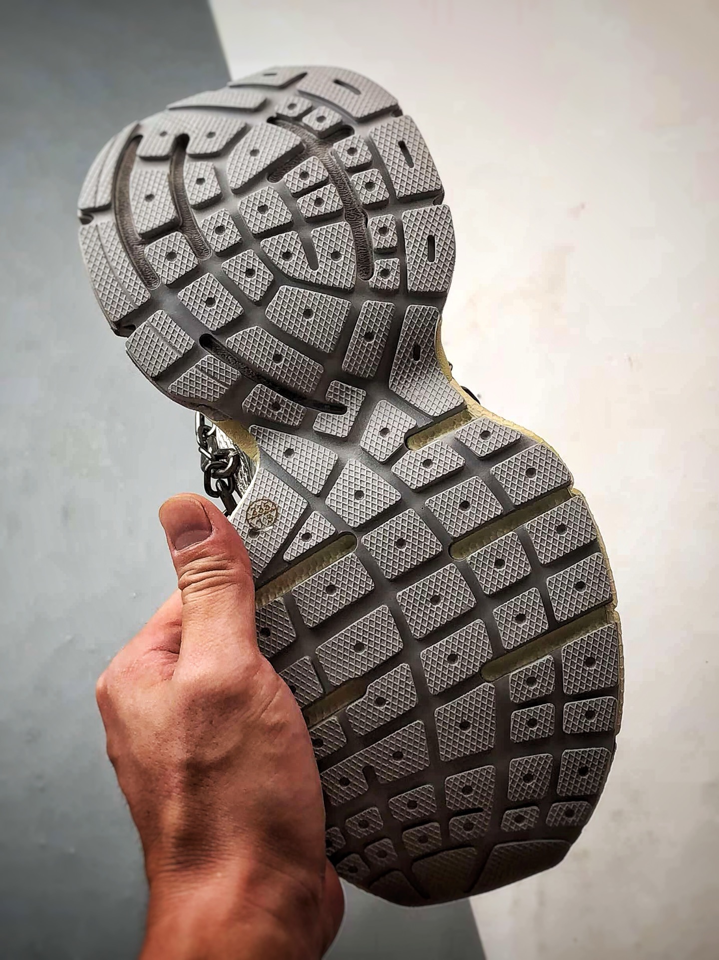 380 Balenciaga巴黎世家 3XL 锁链款 浅米色