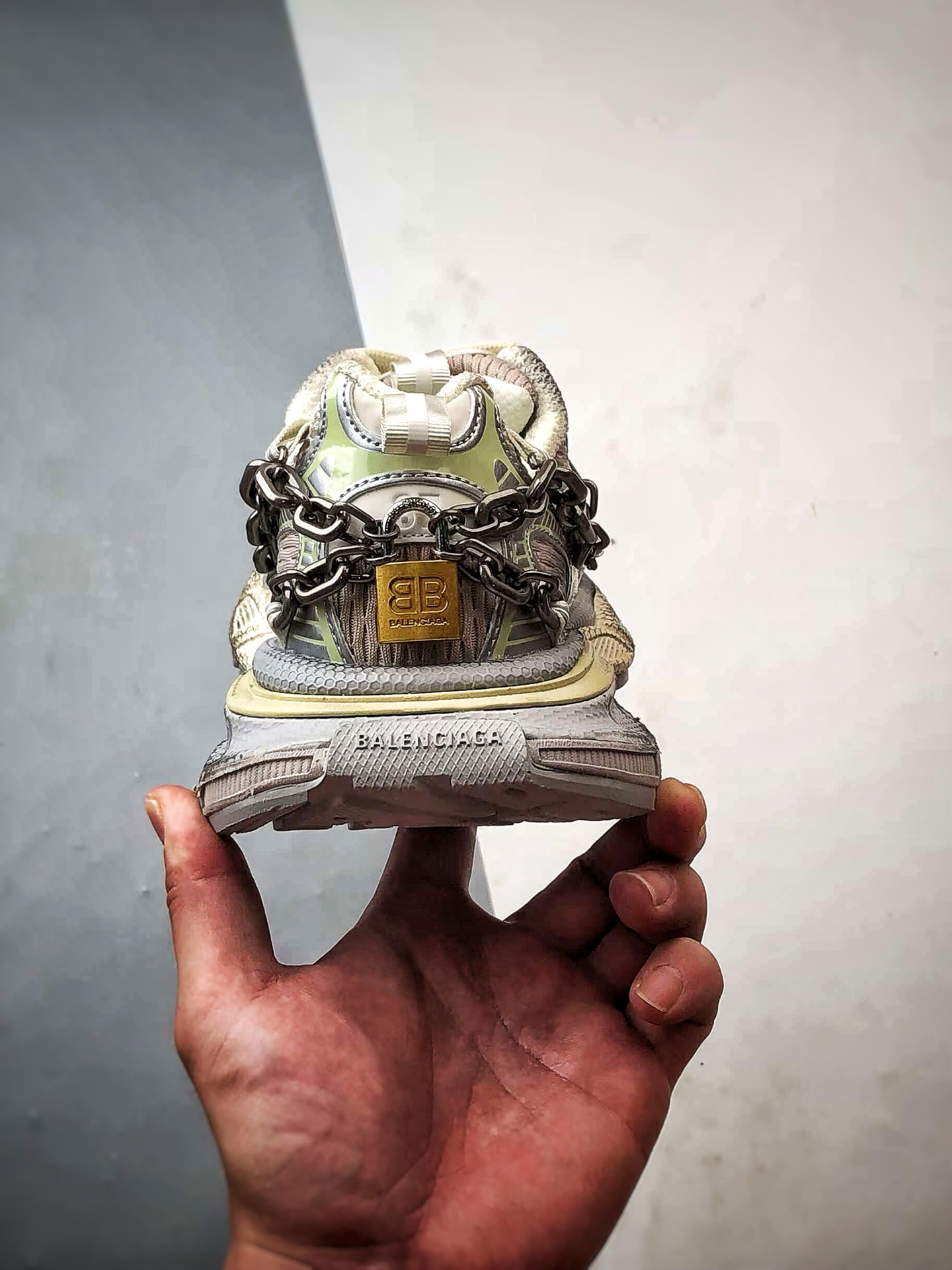 380 Balenciaga巴黎世家 3XL 锁链款 浅米色