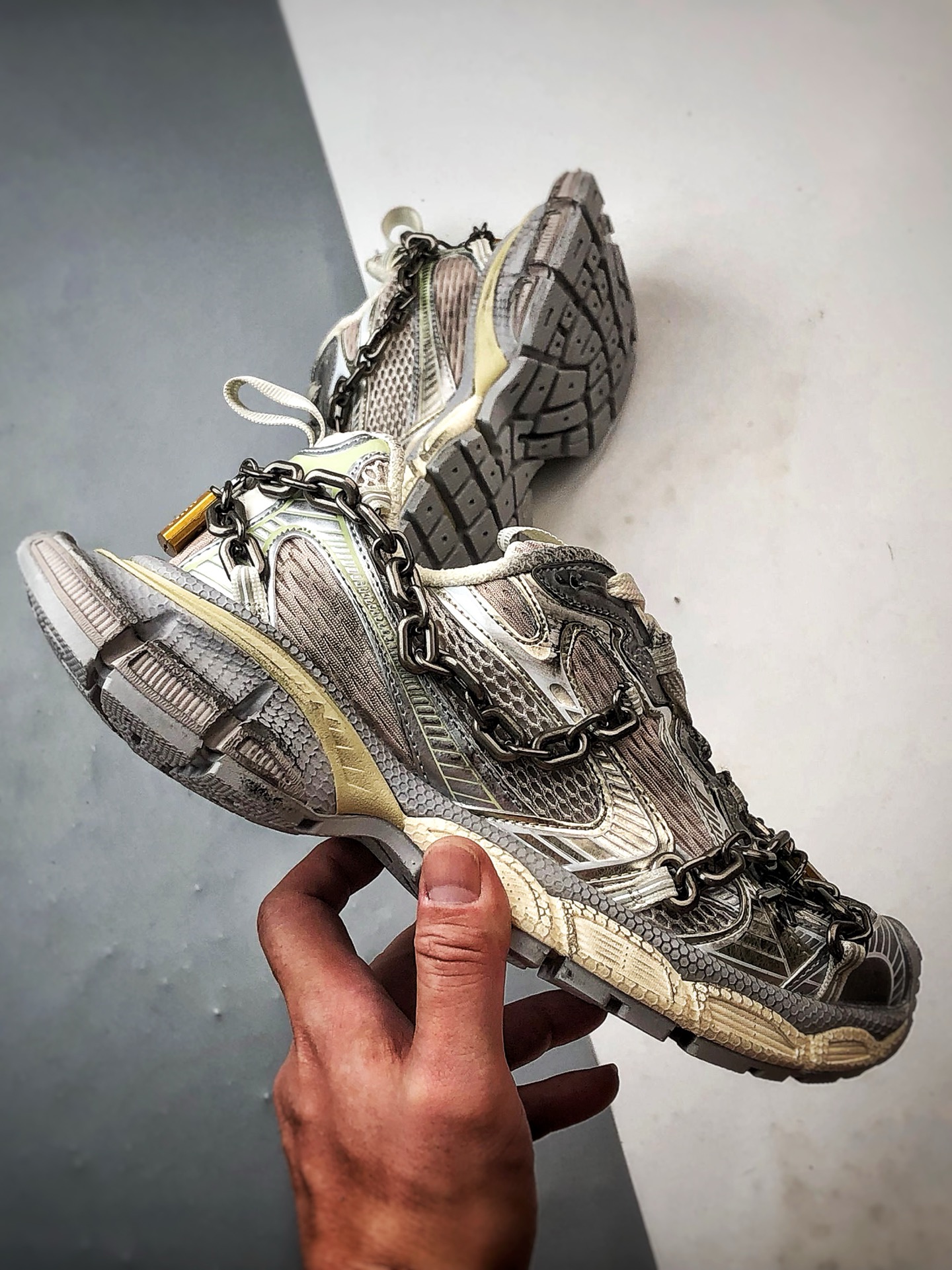 380 Balenciaga巴黎世家 3XL 锁链款 浅米色