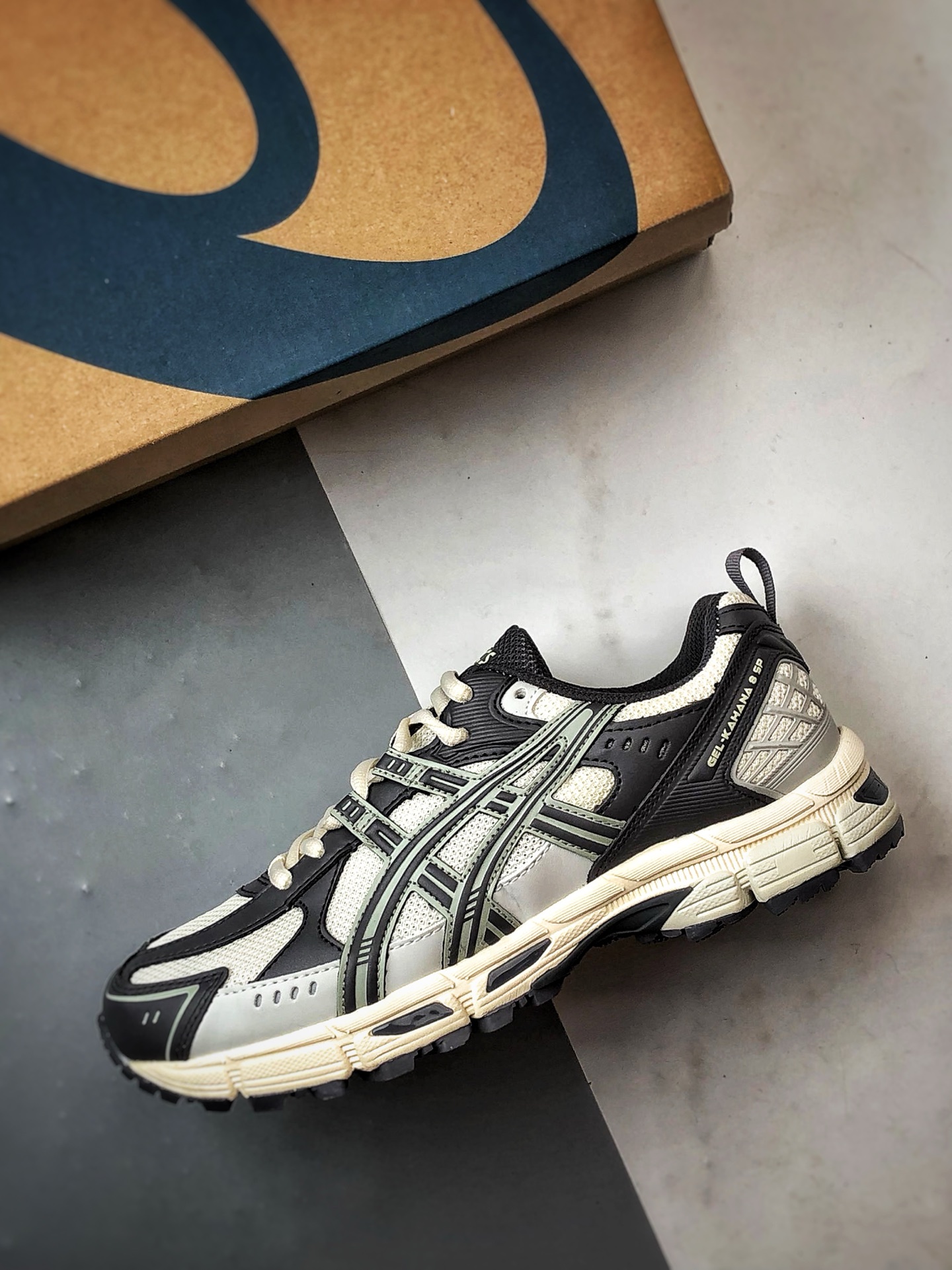 190 Asics Gel-Kahana 8 SP 米白深灰 亚瑟士经典户外跑鞋 1011B998-201