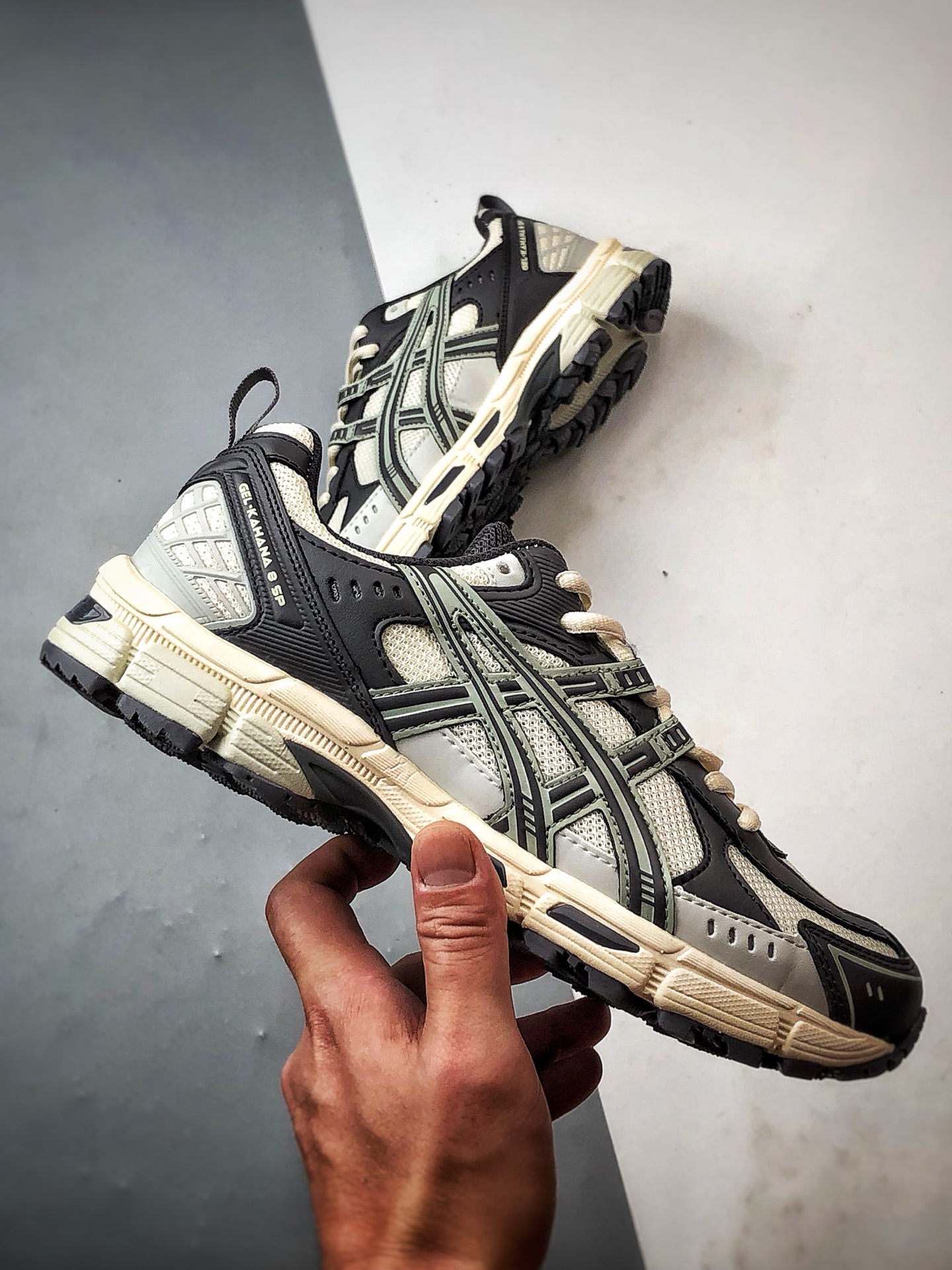 190 Asics Gel-Kahana 8 SP 米白深灰 亚瑟士经典户外跑鞋 1011B998-201