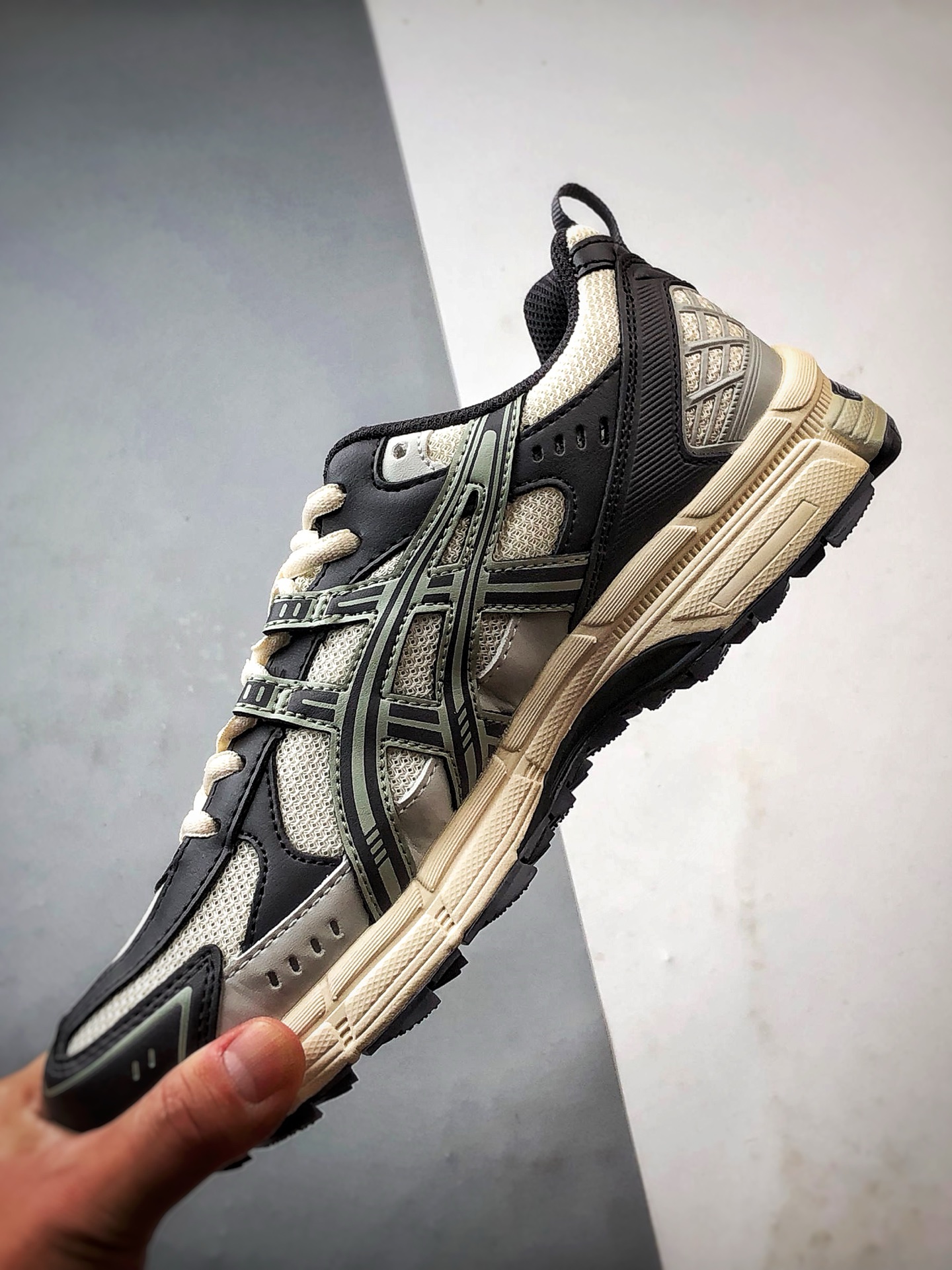 190 Asics Gel-Kahana 8 SP 米白深灰 亚瑟士经典户外跑鞋 1011B998-201