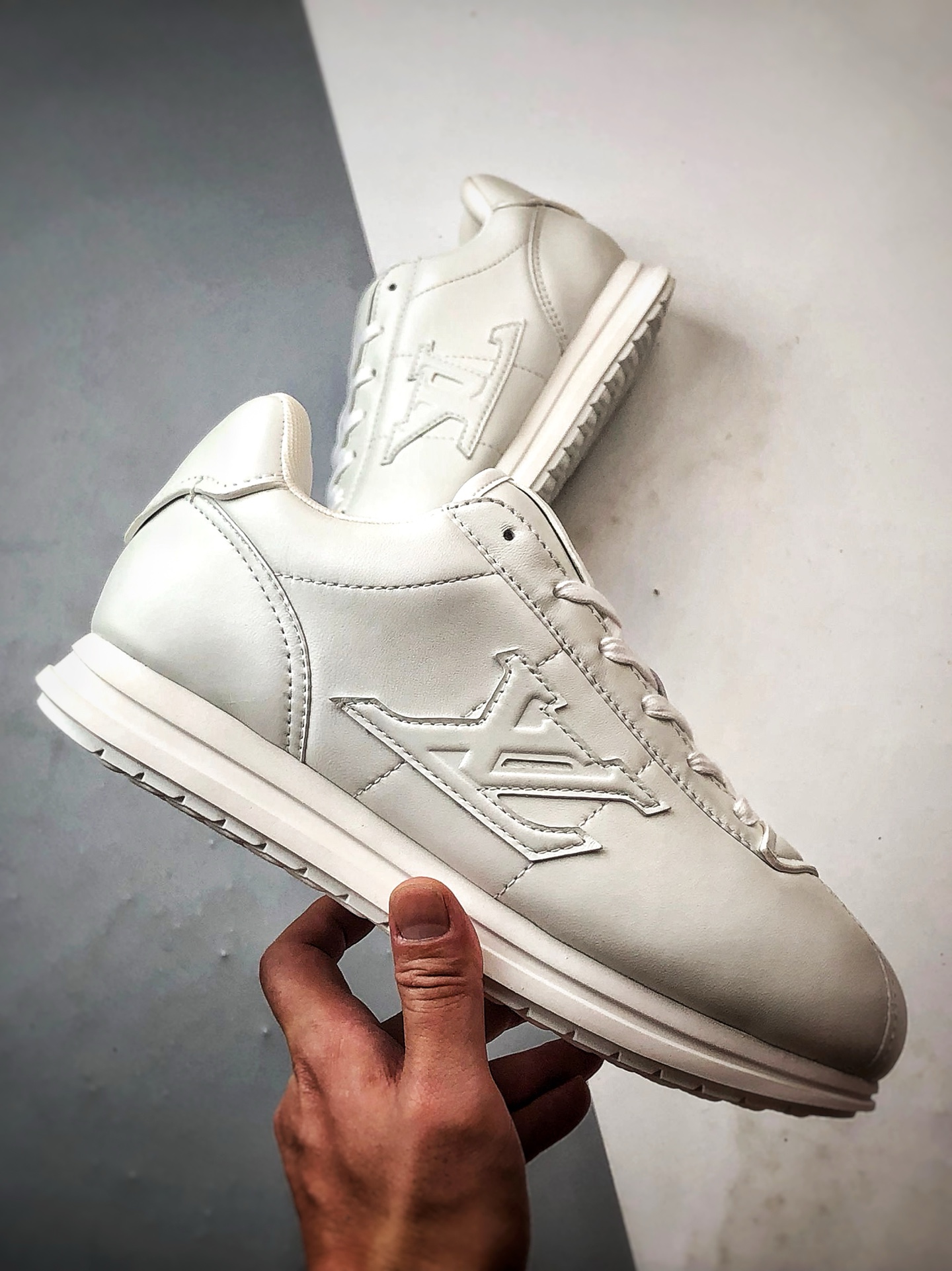 520 驴牌 x Ni Buttersoft FW25 白色 联名款舒适柔软黄油休闲运动鞋