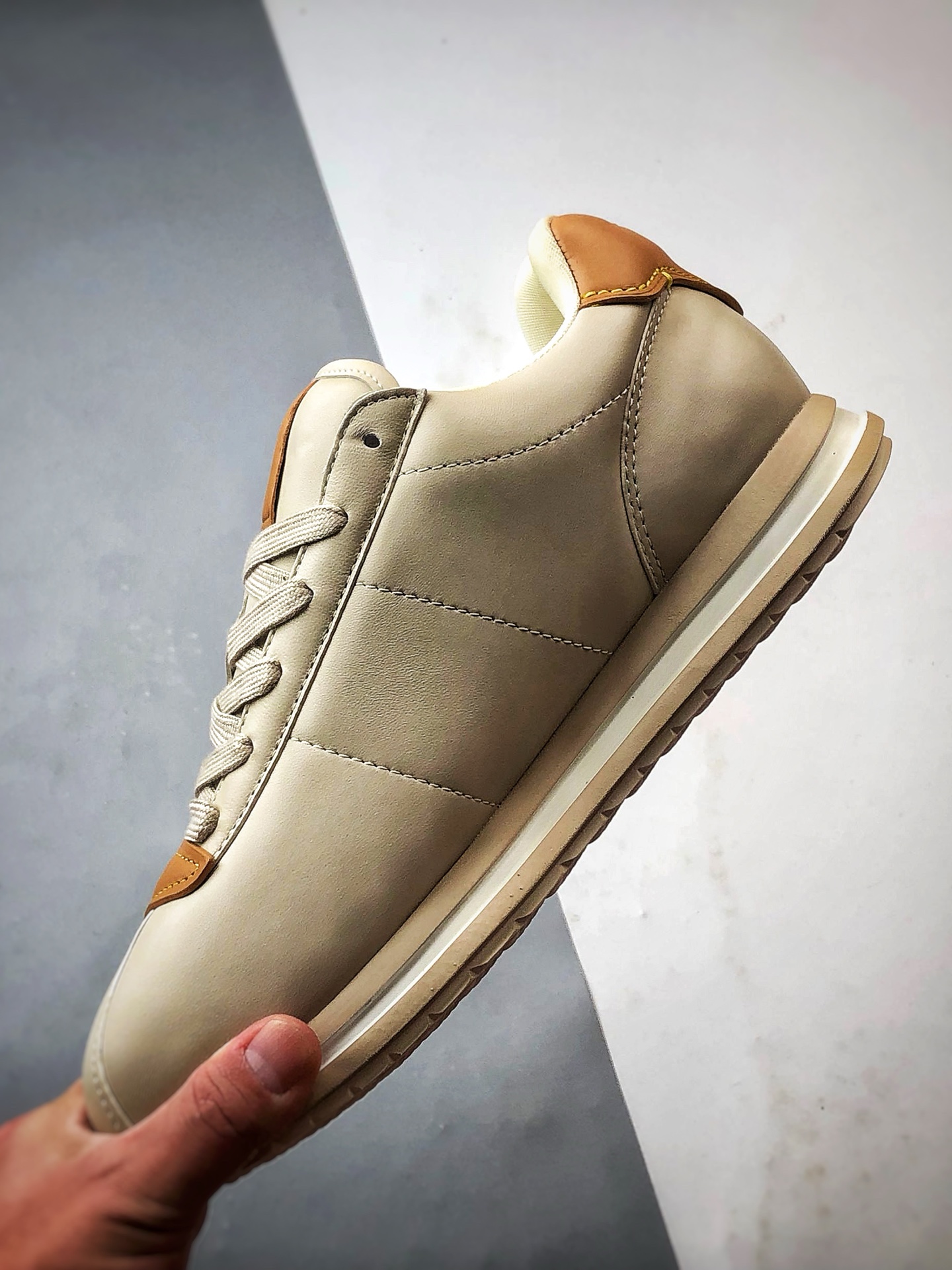 520 驴牌 x Ni Buttersoft FW25 米棕 联名款舒适柔软黄油休闲运动鞋