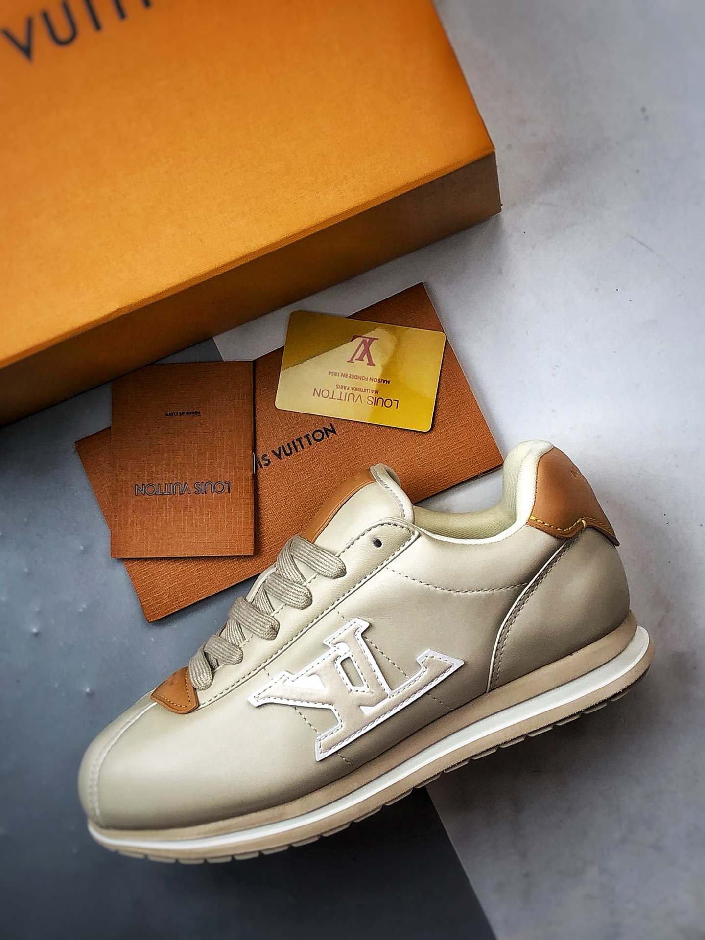 520 驴牌 x Ni Buttersoft FW25 米棕 联名款舒适柔软黄油休闲运动鞋