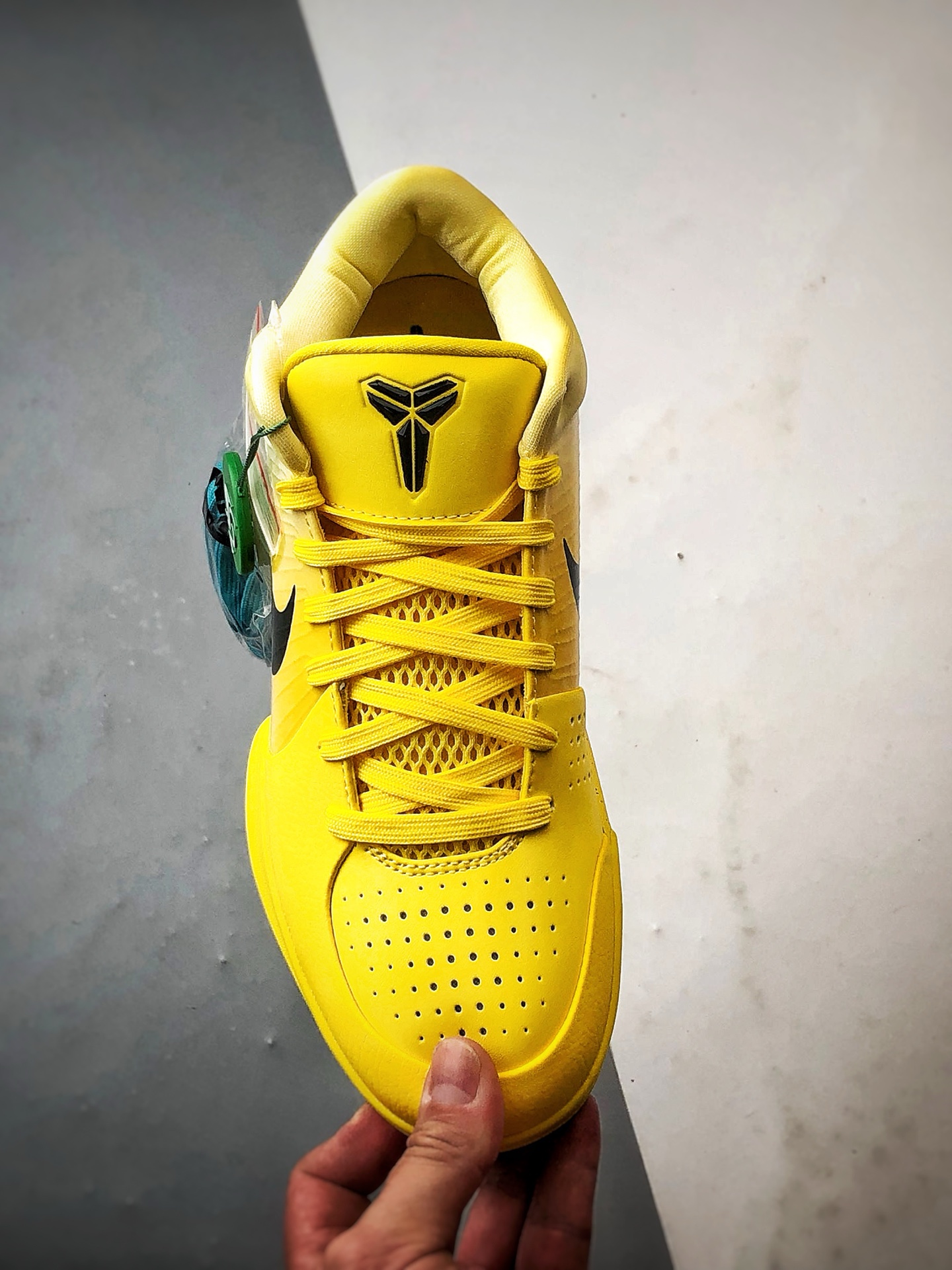 460 NK Zoom Kobe 4 Protro ”CHBL” 耐高亮黄配色 S2纯原生产线出品 IH0587-700