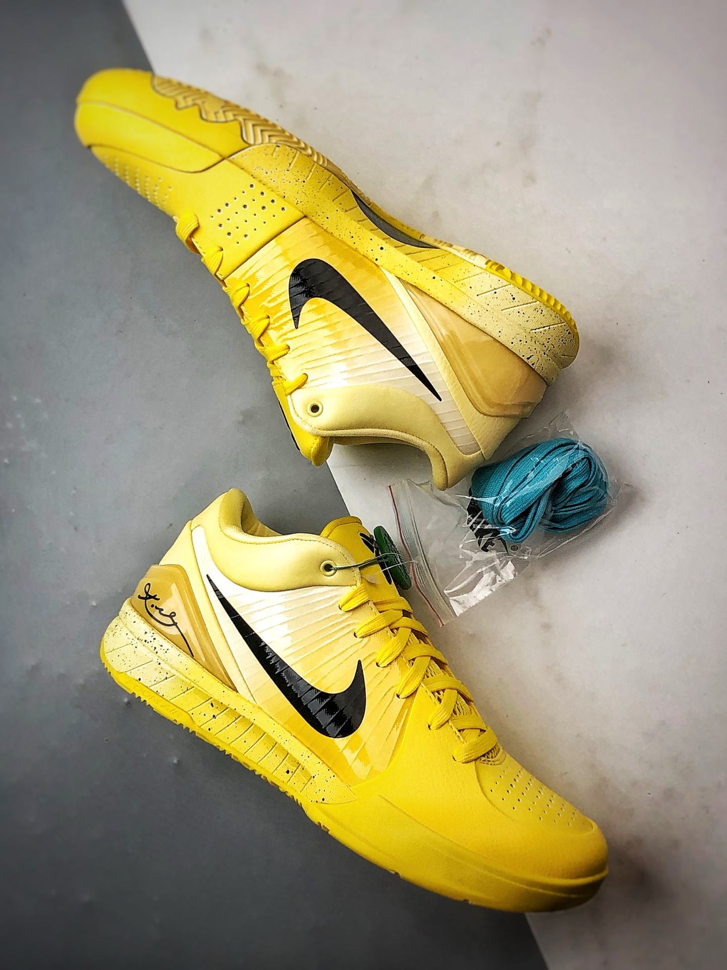 460 NK Zoom Kobe 4 Protro ”CHBL” 耐高亮黄配色 S2纯原生产线出品 IH0587-700