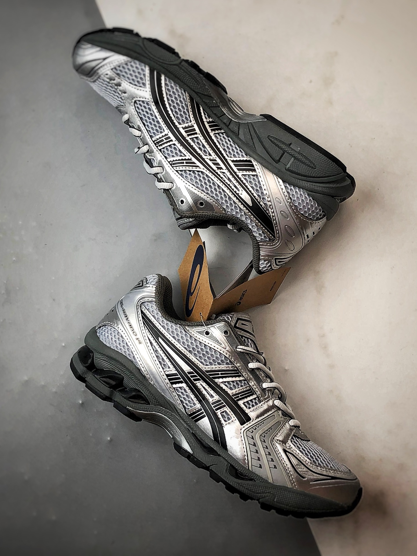 200 Asics Gel-Kayano 14 银黑 亚瑟士14代 纳米纤维气垫百搭休闲运动慢跑鞋 1203A706-020-Chinese UA Cheap High Quatity Brand Clothes Bags handbags Sneakers wholesale wholesaler seller from China Factory suppliers Fashion Clothing Shoes best Quality Beautiful Price 200 Asics Gel-Kayano 14 银黑 亚瑟士14代 纳米纤维气垫百搭休闲运动慢跑鞋 1203A706-020