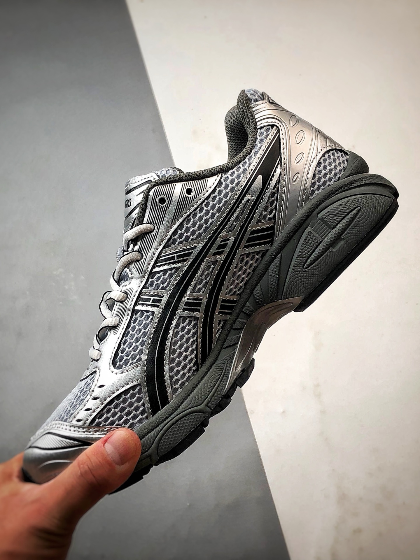 200 Asics Gel-Kayano 14 银黑 亚瑟士14代 纳米纤维气垫百搭休闲运动慢跑鞋 1203A706-020-Chinese UA Cheap High Quatity Brand Clothes Bags handbags Sneakers wholesale wholesaler seller from China Factory suppliers Fashion Clothing Shoes best Quality Beautiful Price 200 Asics Gel-Kayano 14 银黑 亚瑟士14代 纳米纤维气垫百搭休闲运动慢跑鞋 1203A706-020