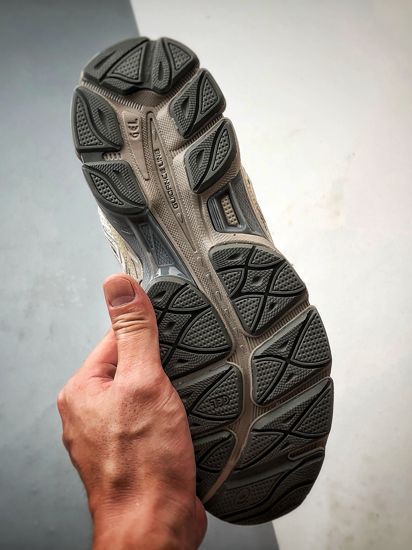 220 Asics Gel-N 复古单品 米灰红 亚瑟士新款厚底街头运动休闲鞋 1203A372-100