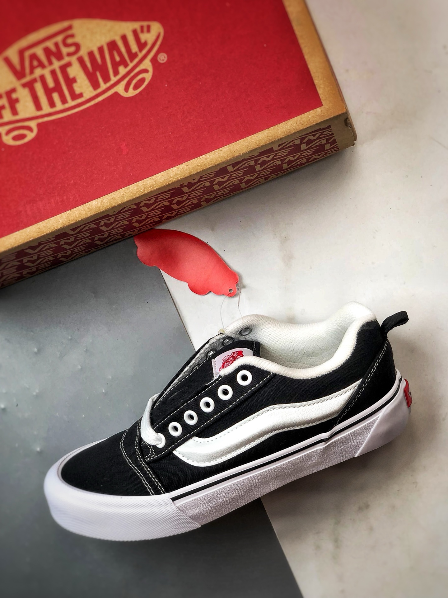 140 Vans Classics Knu Skool 黑白 万斯官方 低帮复古全帆布面包鞋 Vans超火的土豆鞋-Chinese UA Cheap High Quatity Brand Clothes Bags handbags Sneakers wholesale wholesaler seller from China Factory suppliers Fashion Clothing Shoes best Quality Beautiful Price 140 Vans Classics Knu Skool 黑白 万斯官方 低帮复古全帆布面包鞋 Vans超火的土豆鞋