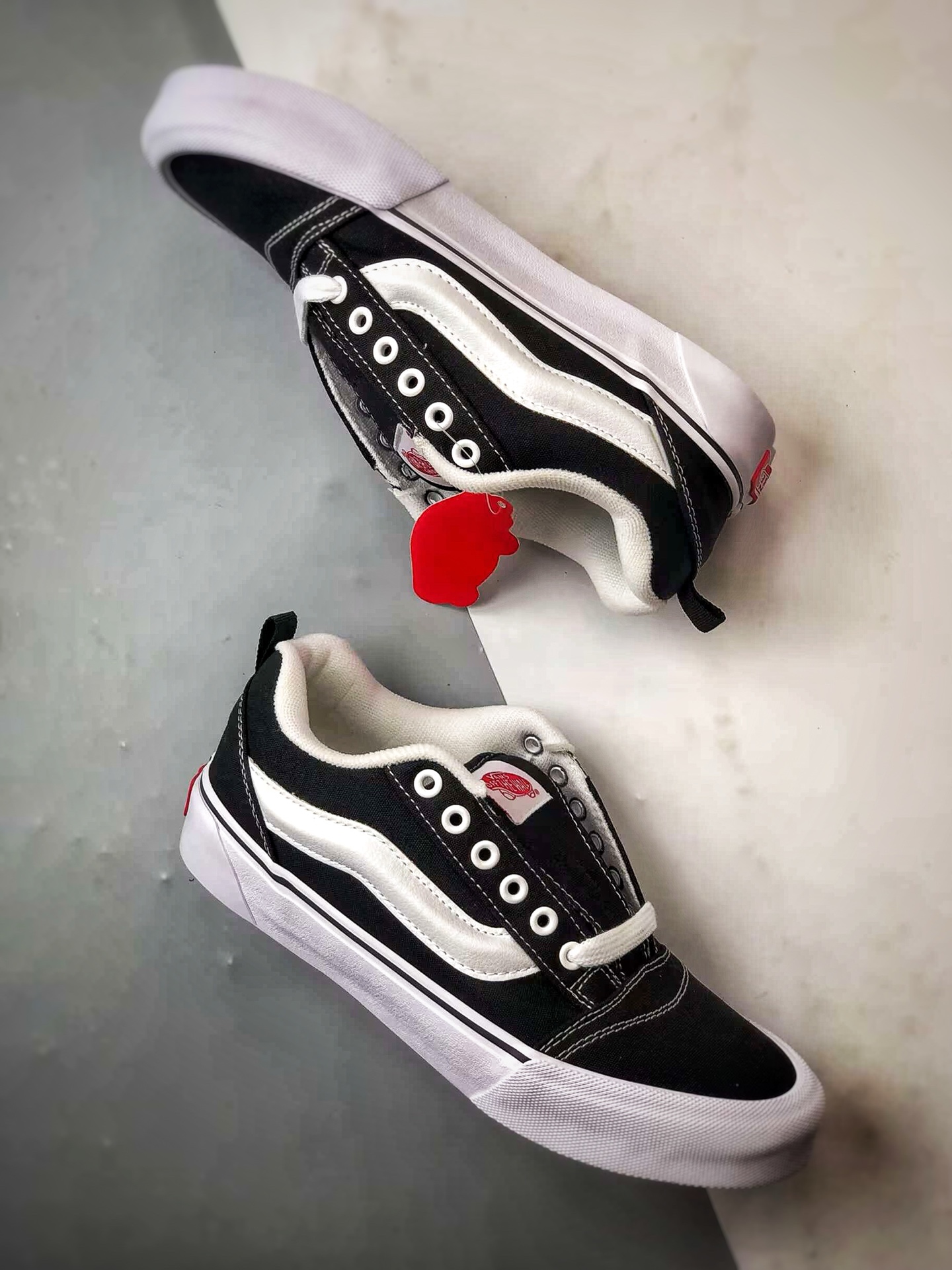 140 Vans Classics Knu Skool 黑白 万斯官方 低帮复古全帆布面包鞋 Vans超火的土豆鞋-Chinese UA Cheap High Quatity Brand Clothes Bags handbags Sneakers wholesale wholesaler seller from China Factory suppliers Fashion Clothing Shoes best Quality Beautiful Price 140 Vans Classics Knu Skool 黑白 万斯官方 低帮复古全帆布面包鞋 Vans超火的土豆鞋